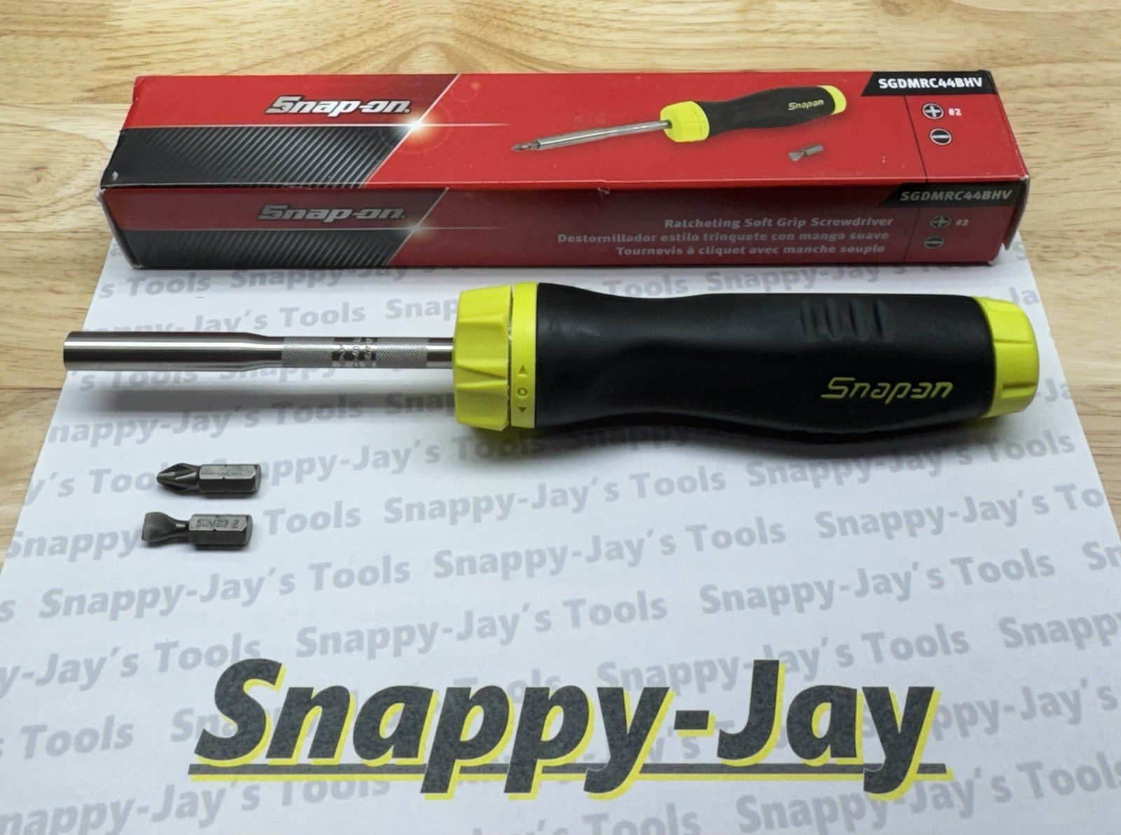 Snap-on Tools NEW HI-VIZ Soft Grip Ratcheting Screwdriver w/ Bits SGDMRC44BHV