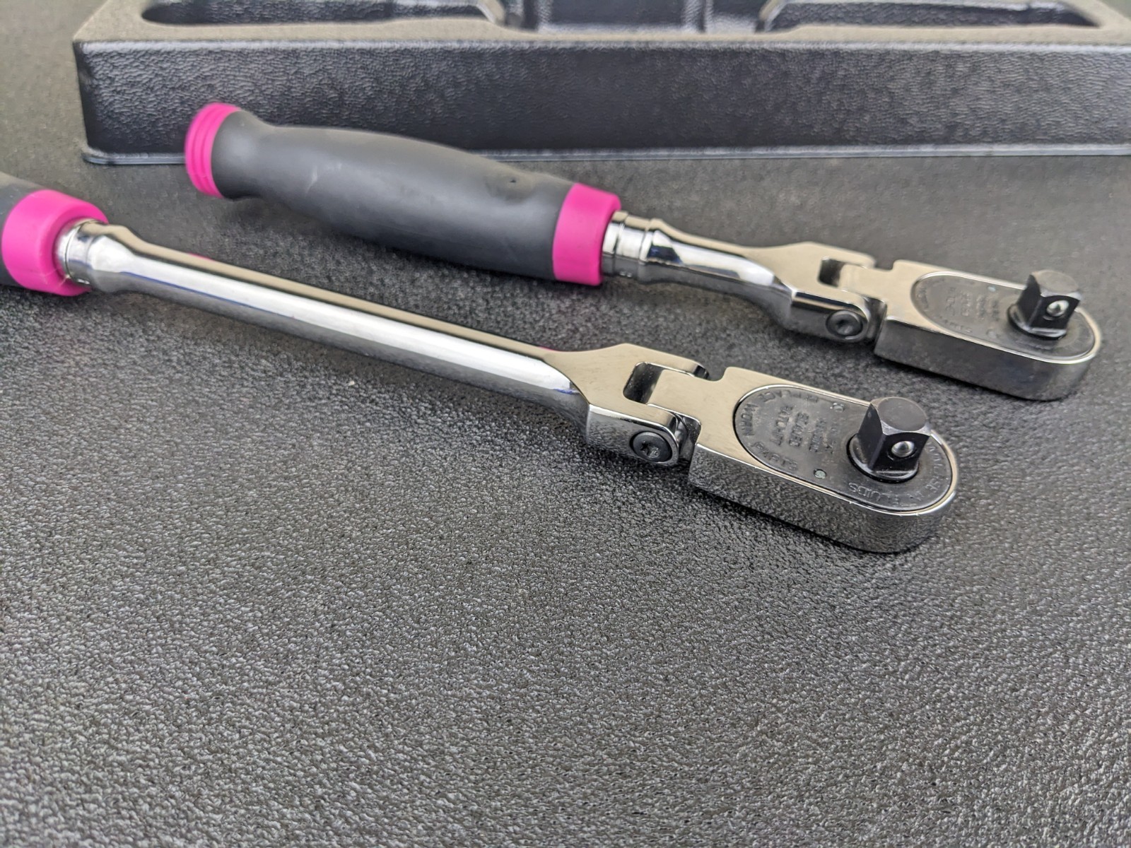 #bn677 Snap On Tools NEW 3/8″ Drive Flex Ratchet Pink Soft Handle Fhlf100 Fhf100