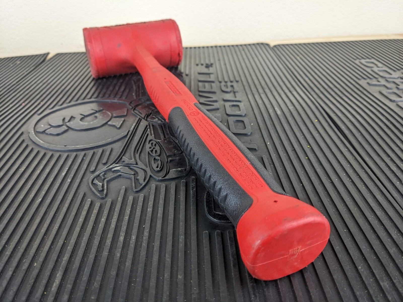 #as022 Snap-On HBFE48 Dead Blow 48-Ounce Soft Grip Hammer RED