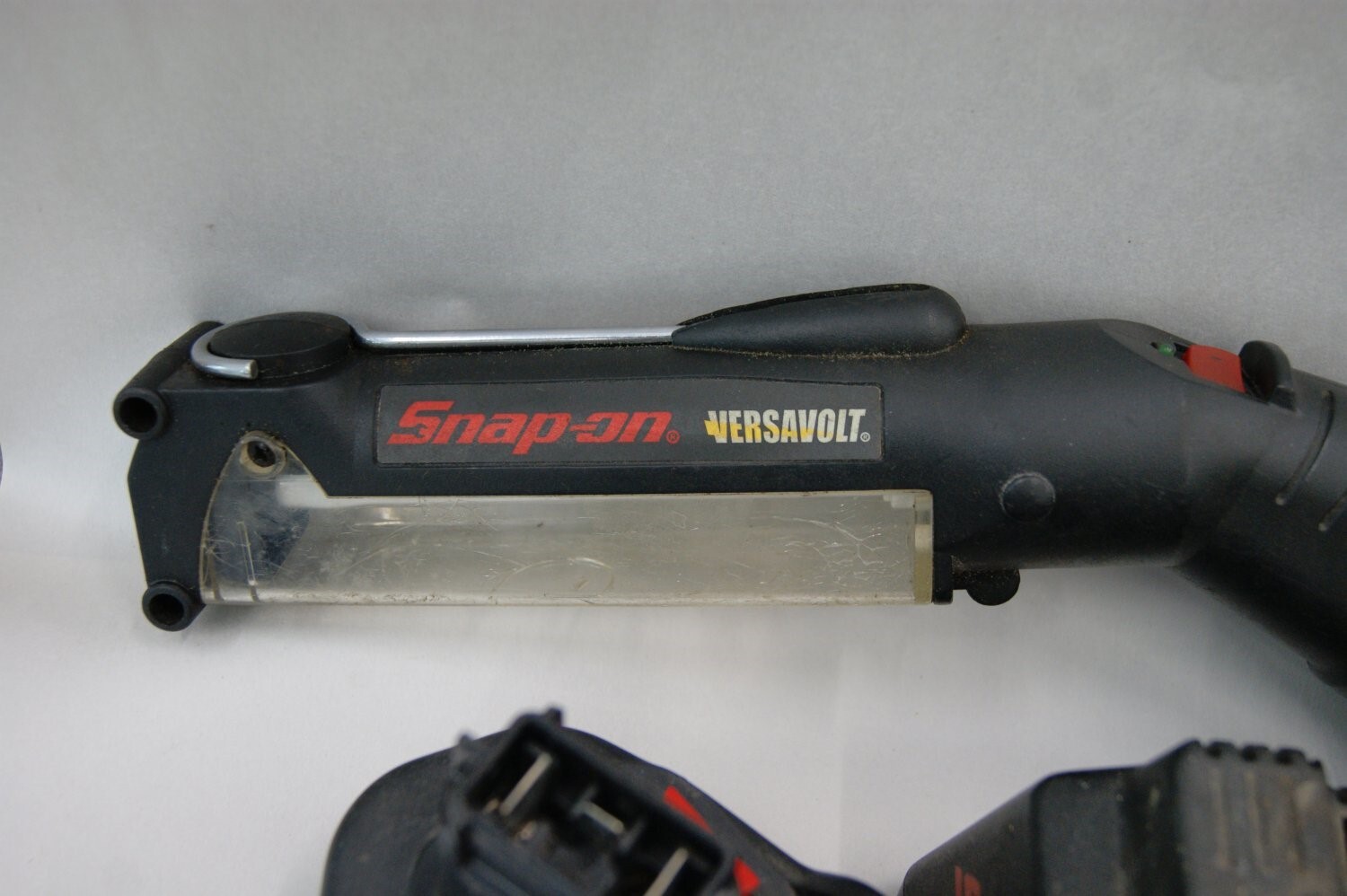 Snap-On Versavolt CTFL918 Cordless Fluorescent Work Light Battery Charger SH6010