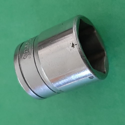 Snap-on Tools USA 18mm Shallow Socket 3/8″ Drive 6pt Point FSM18 606