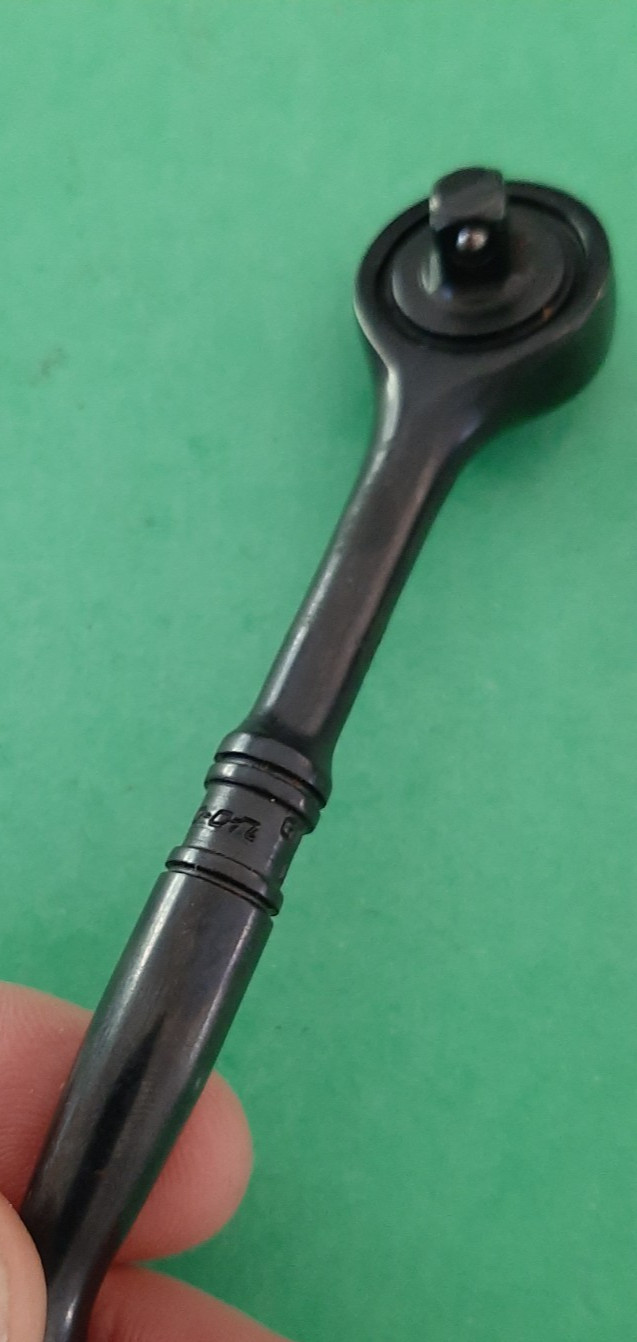 Snap-on Tools USA GTM739 1/4″ DRIVE Round Head Black Industrial Finish Ratchet