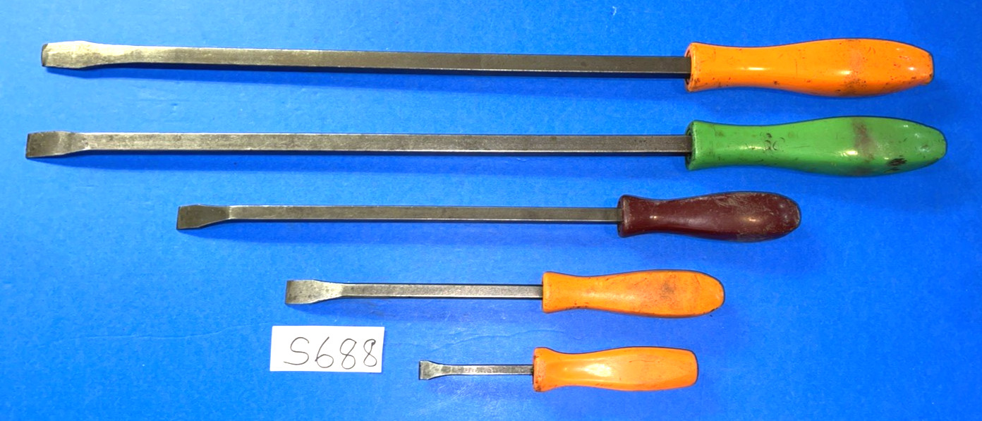 MATCO TOOLS 4 PIECE PRY BAR SET 6 TO 24 IN + LARGE SCREWDRIVER STYLE PRY BAR