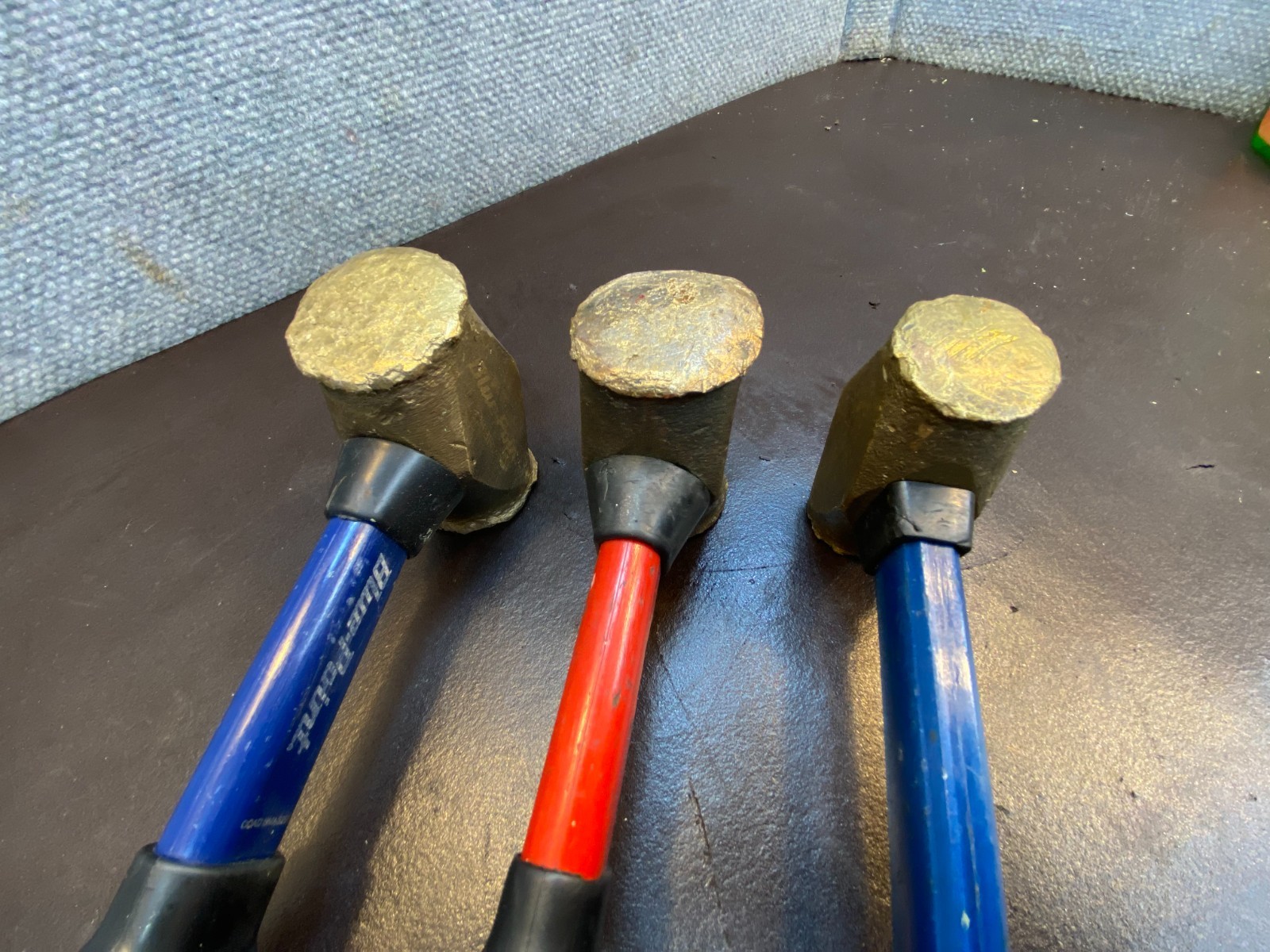 2 BLUE POINT BRASS HEAD HAMMERS RUBBER HANDLE HBR15 & HBR25/ 1 UNKNOWN BRAND