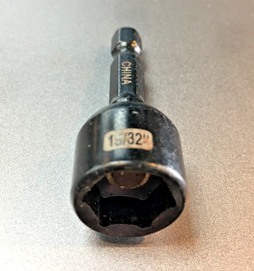 1/4″ SOCKET ADAPTER TO 15/32″, MAGNETIC, BLACK OXIDE FINISH, 6 POINT