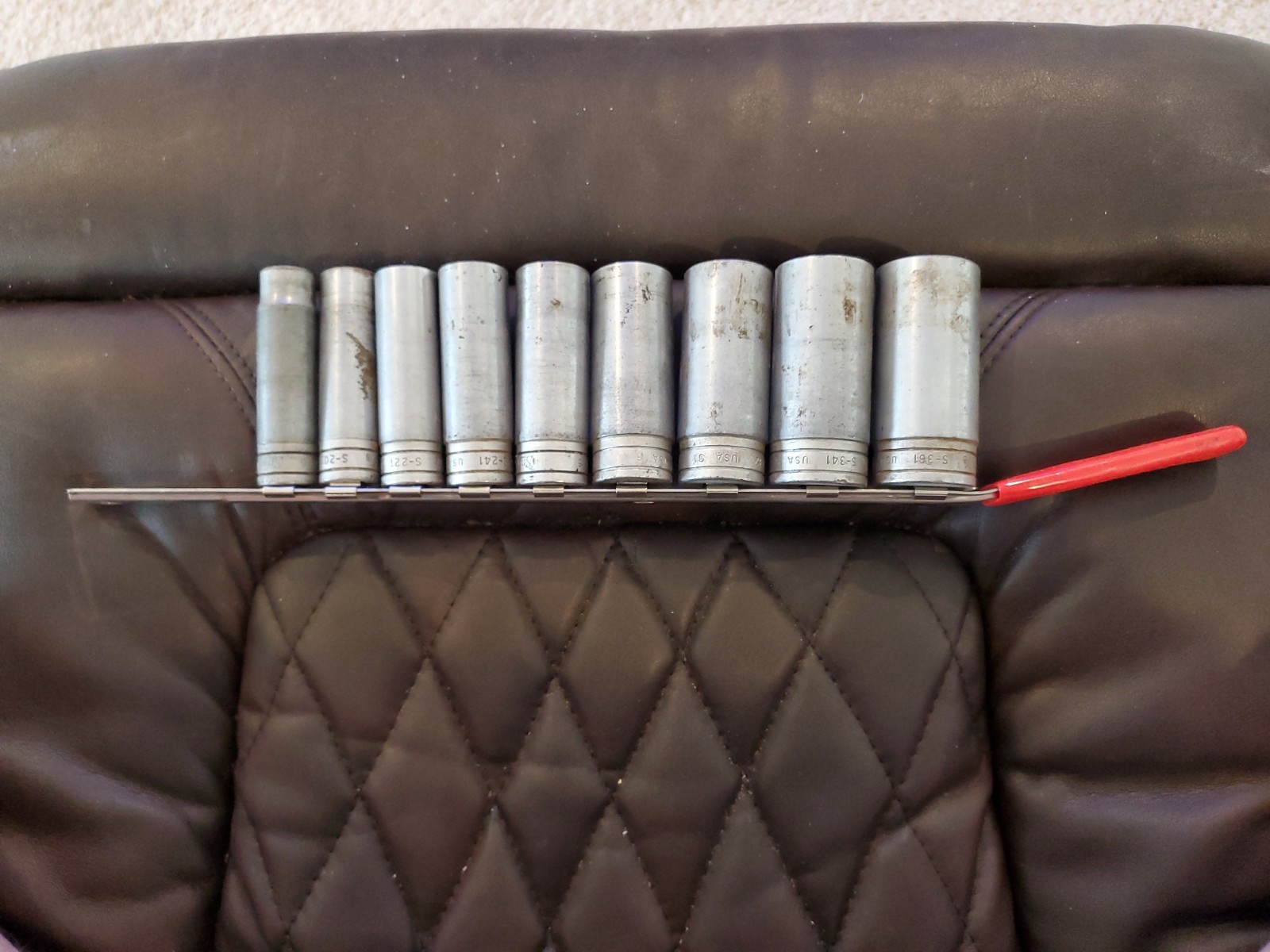 Snap On 9pc 1/2in Drive Deep Well Socket Set Sae 9/16″ – 1-1/8″ w/ Carrier, 12pt