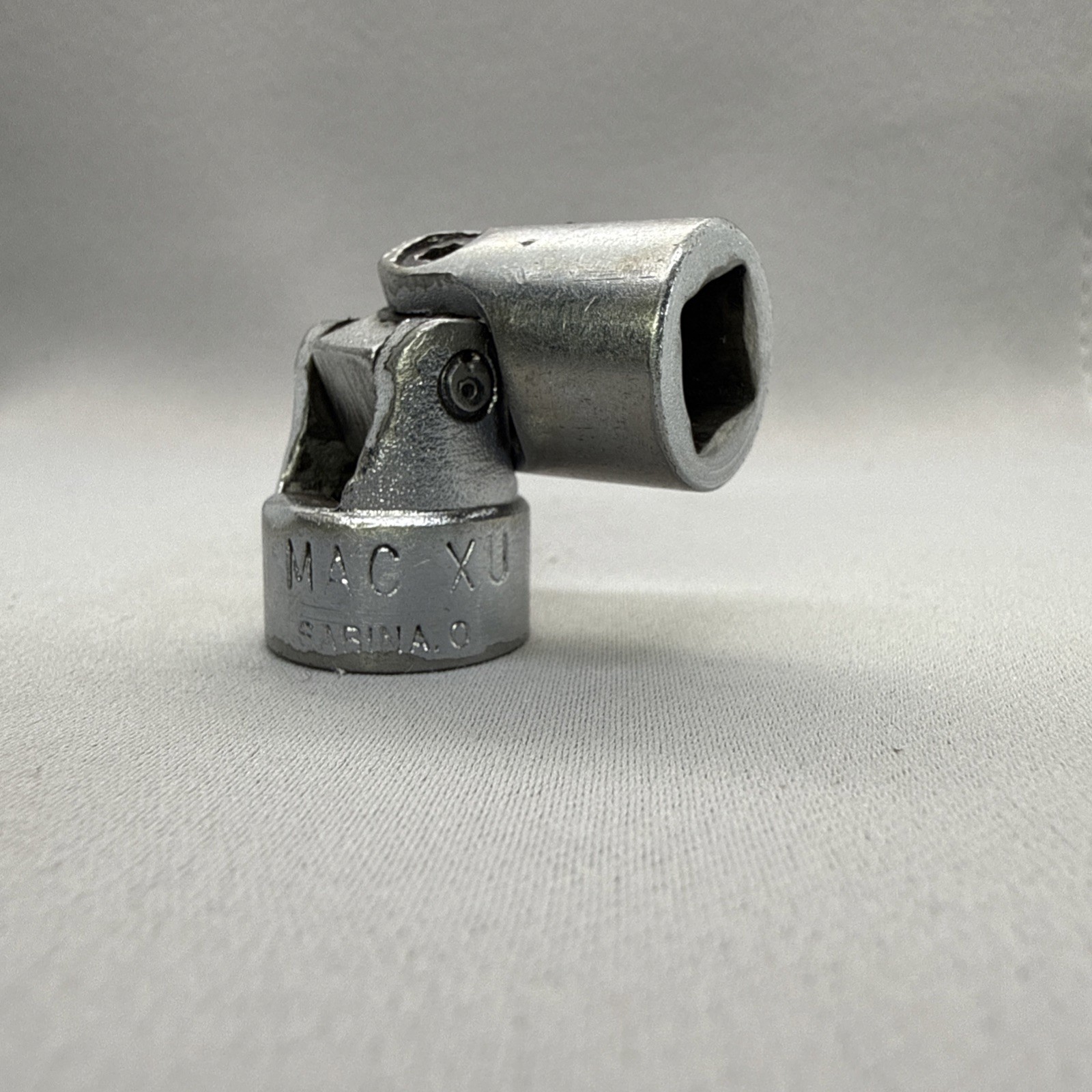 Mac Tools USA XU186D 9/16″ SAE Deep Universal Swivel Socket 3/8″ Drive 6pt Point
