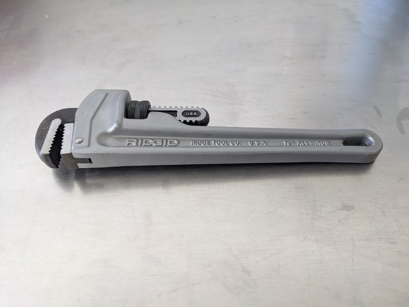 Ridgid 10″ Grey Aluminum Straight Jaw Pipe Wrench (Made in USA)