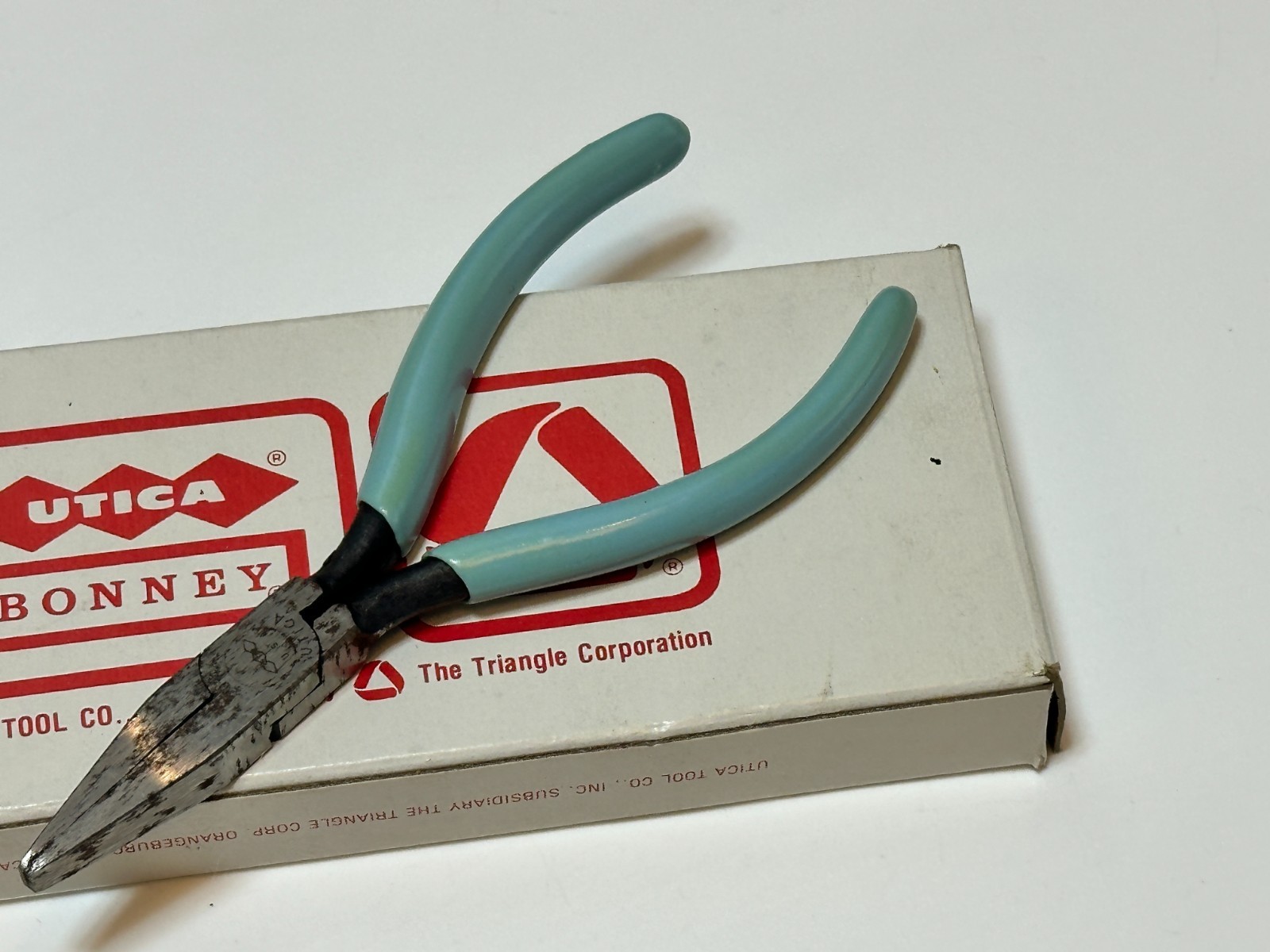 NOS Bonney Tools USA 20-4-1/2GC Flat Nose Pliers – Baby Blue Grip – Original Box