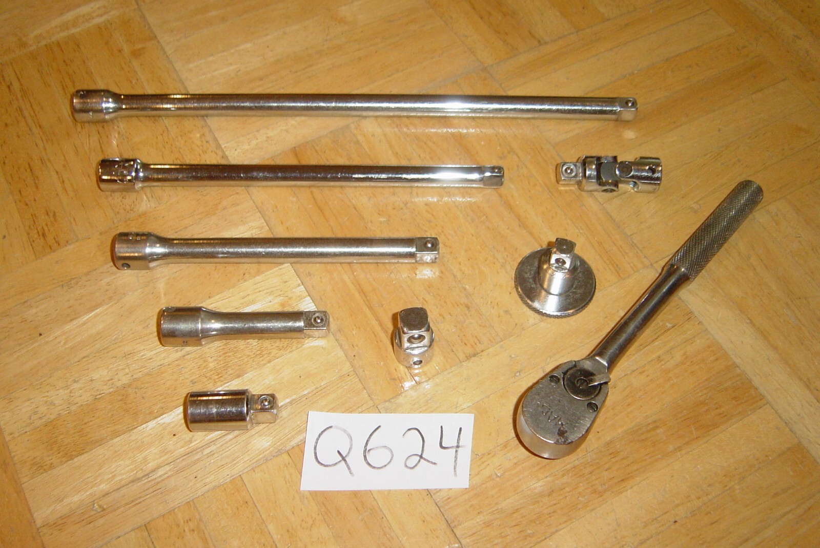MAC TOOLS 9 PIECE 3/8 DRIVE RATCHET 5 EXTENSIONS, UNIVERSAL AND 2 OTHERS