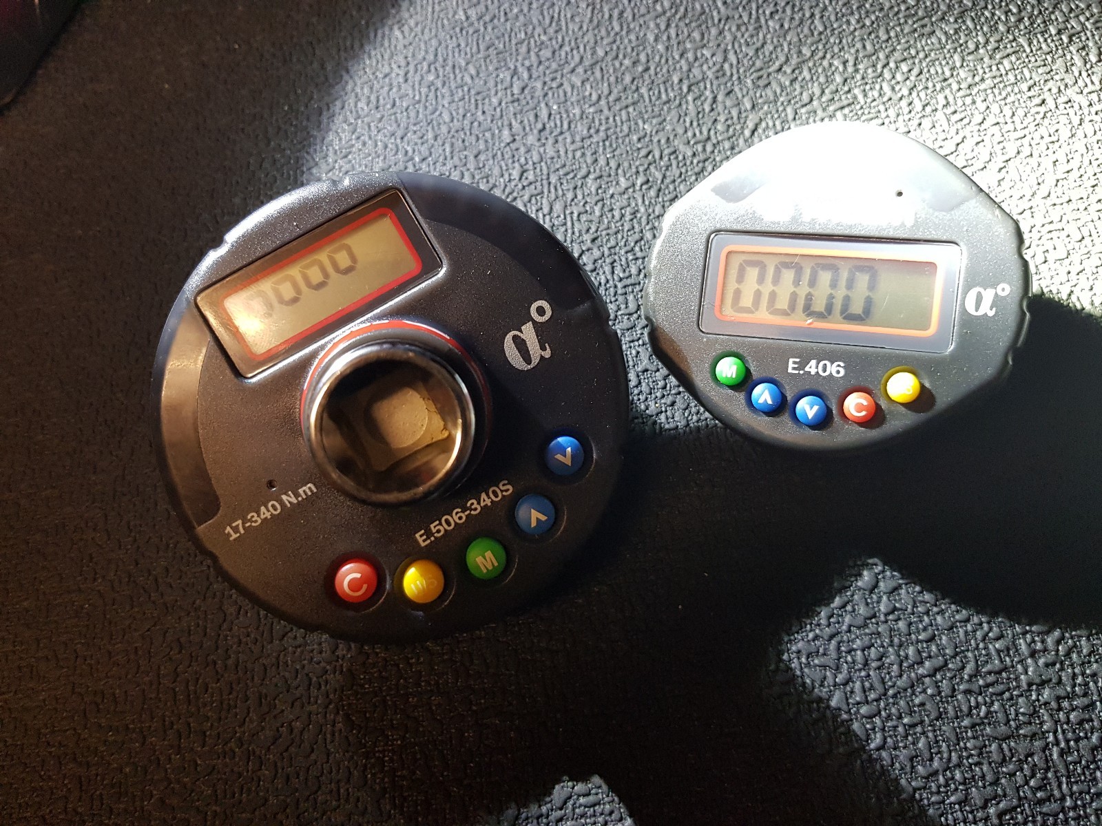 Facom e.404 digital angle finder & e.506-340s digital torque adaptor.