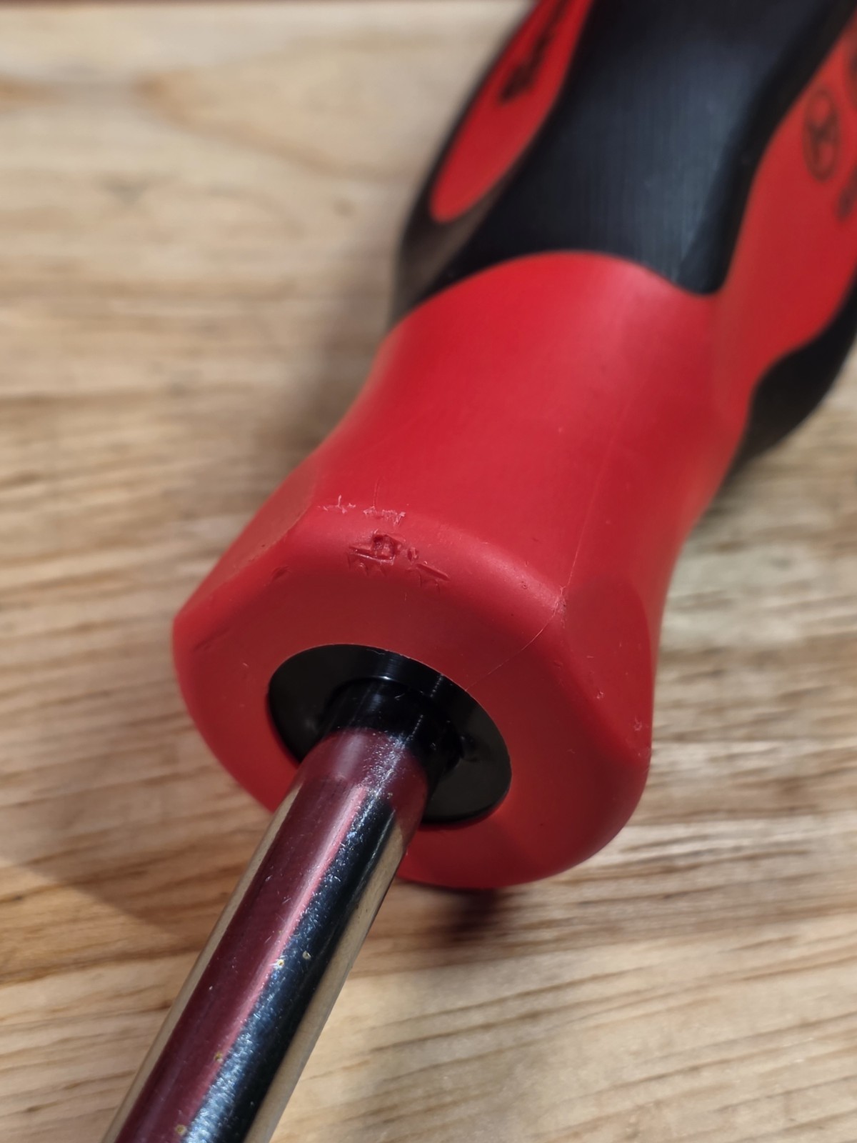 Snap-on Tools SGT4B RED 1/4″ Drive Soft Grip Standard Shank Driver USA