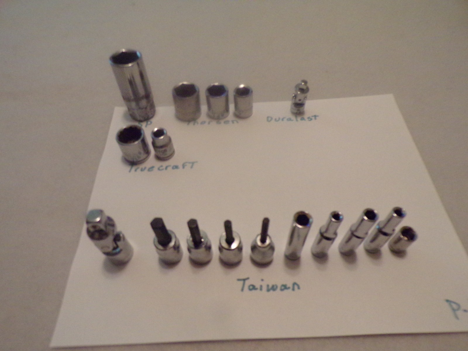 Lot Of 17 Assorted mm and one standard Socket and two swivels.