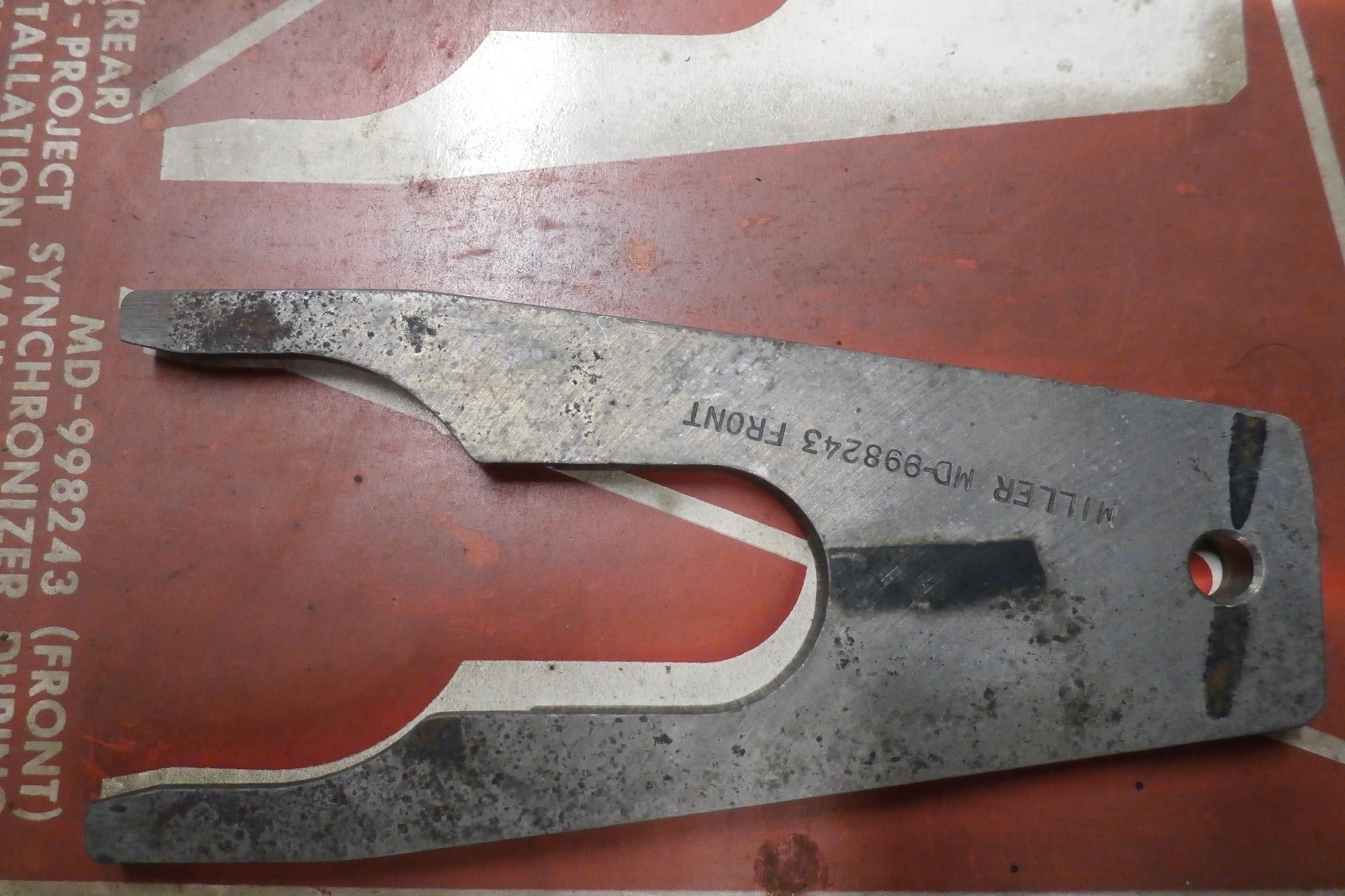MD998243 Dodge Colt Front Stopper Plate 5 Speed 1600cc Engine, Miller Tool ~