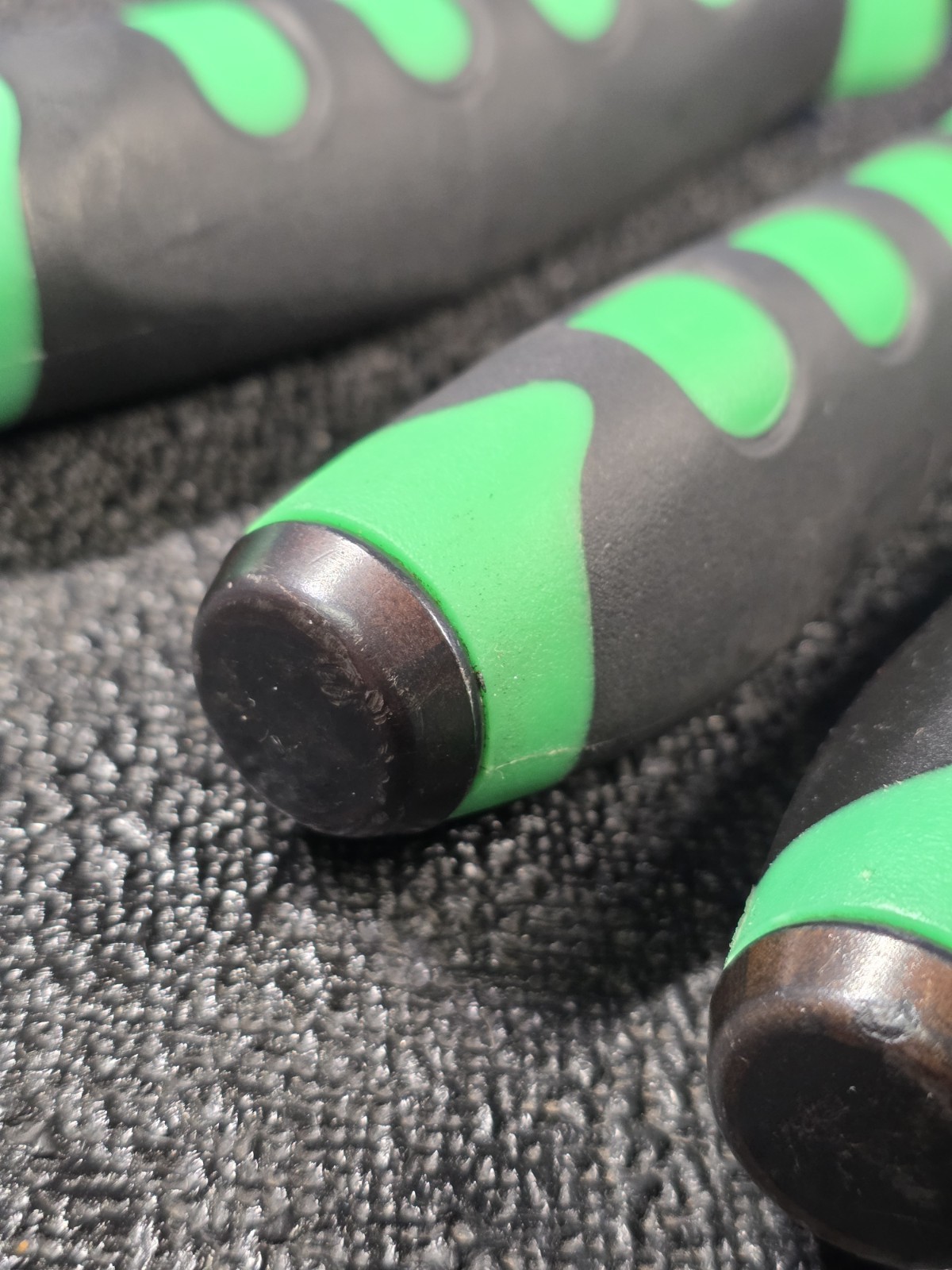 Matco Tools PBSG4C 4-Piece Green Curved Tip Prybar Set 8» 12» 17» 25″