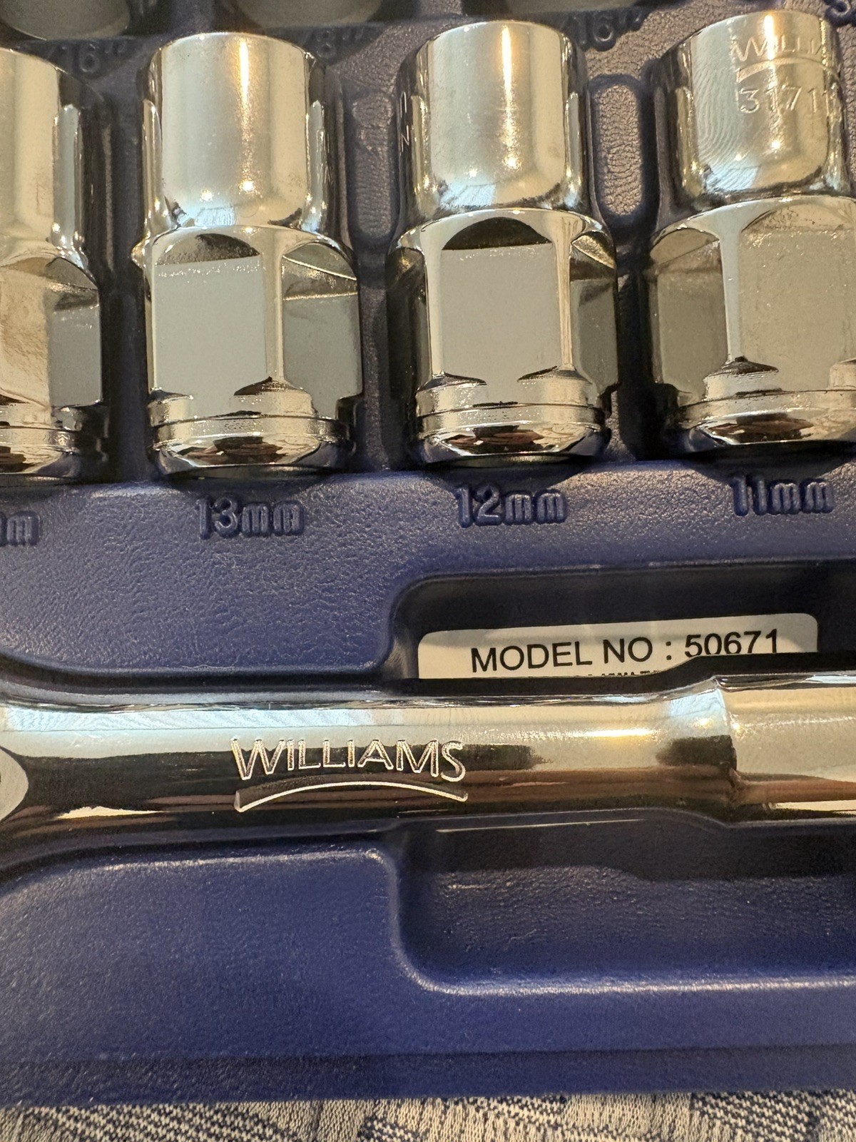 Williams 3/8″ Dr Bolt-Thru Skt Set 22Pc- 50671 brand new