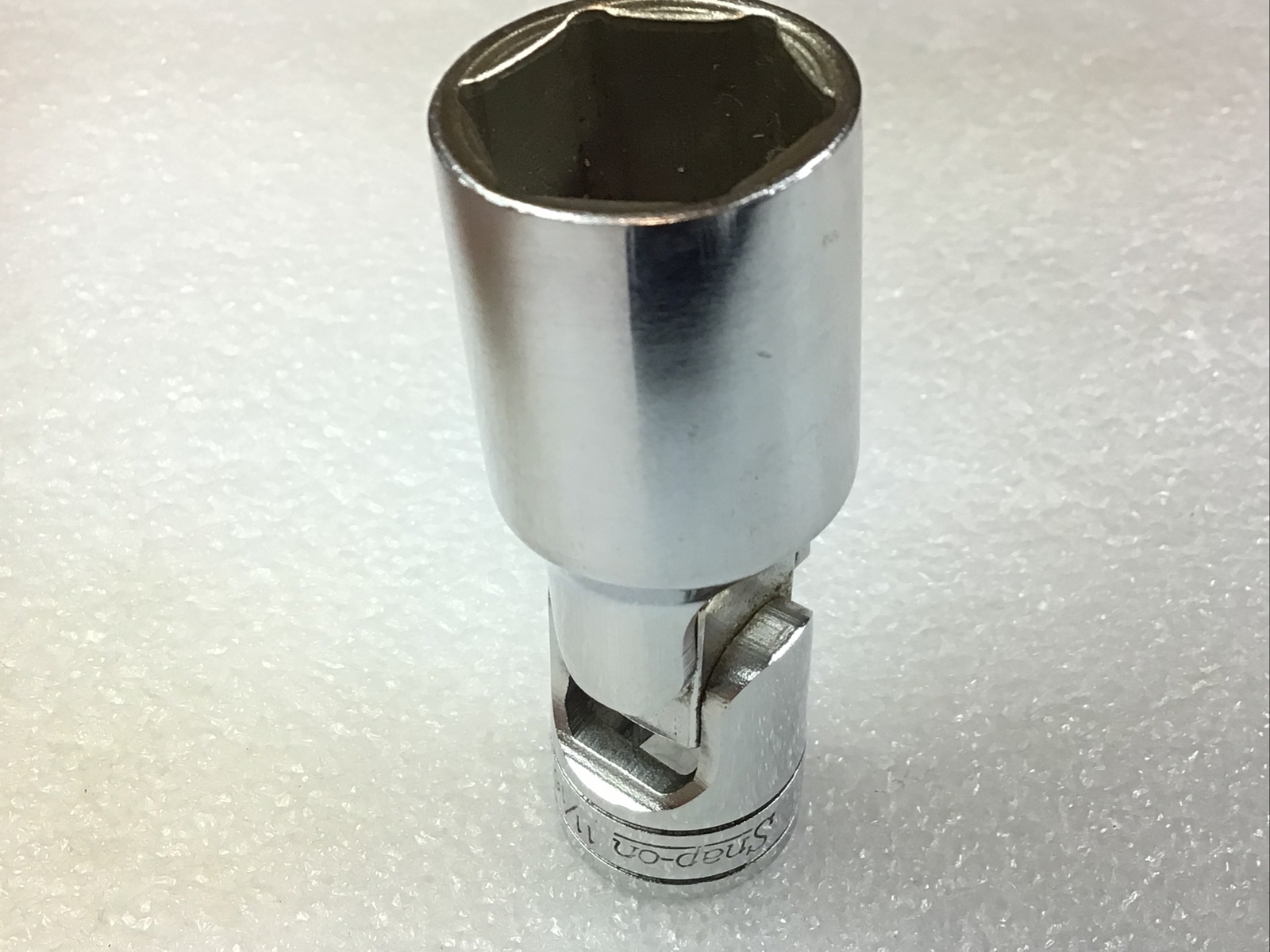 Snap On#FSU22 -11/16”, SAE, CHROME, 3/8”DR., 6PT., DEEP, SWIVEL SOCKET- USA-NOS