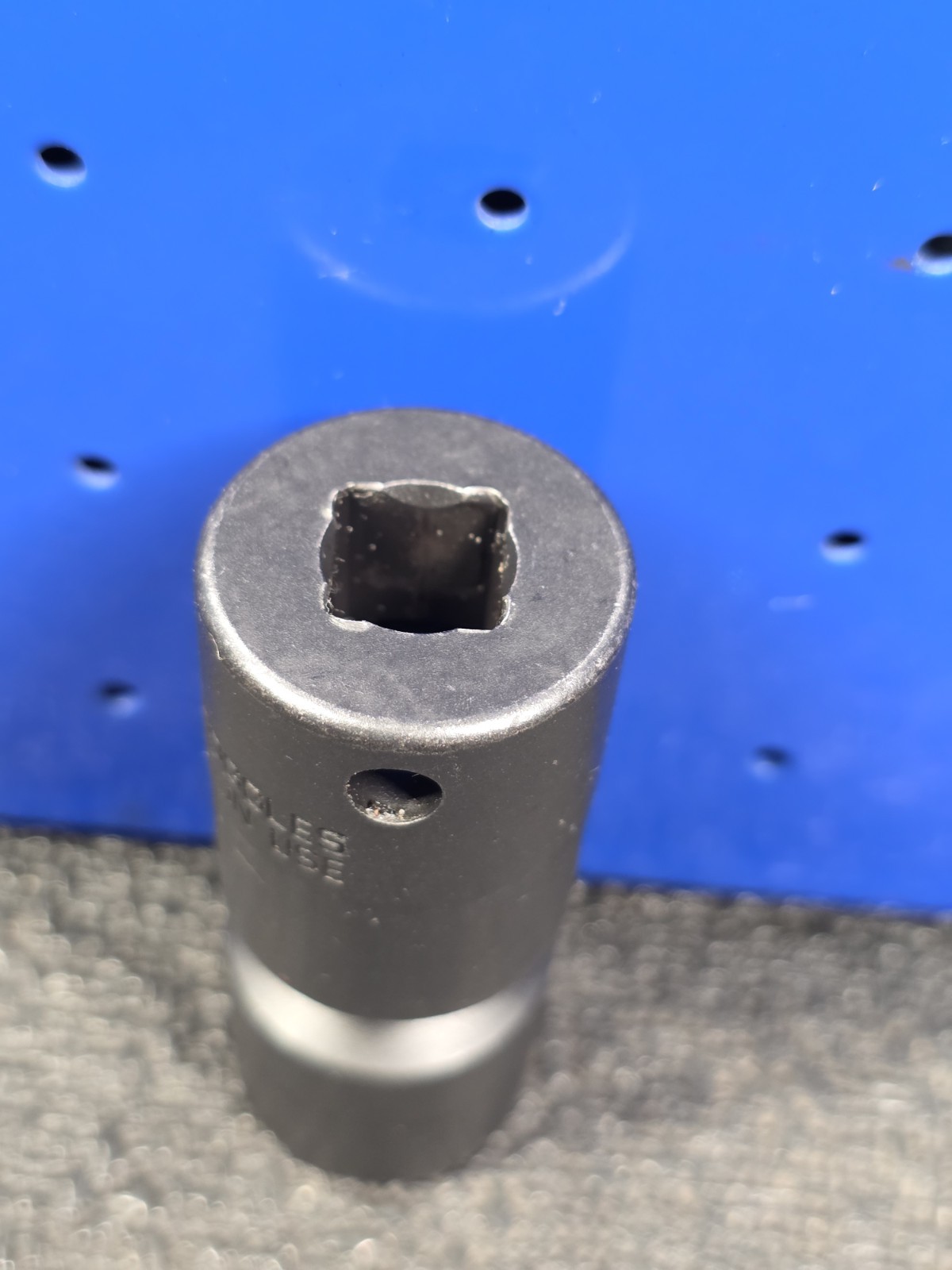 Snap-on Tools IPFM17C 17mm LIGHT USE 3/8″ Drive 6-Point Impact Swivel Socket