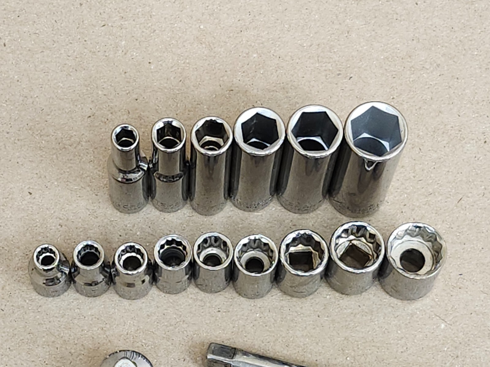 Craftsman 1/4 Ratchet V 43186 With Sockets, Adapter and 3″ Extension 18pc Set