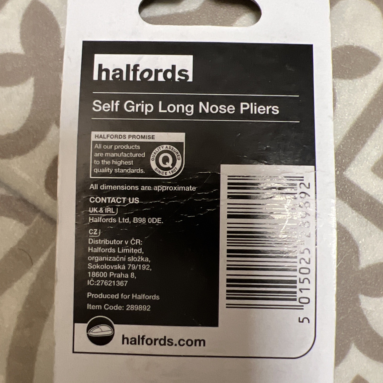 Halfords Self Grip Long Nose Pliers. 220mm long. 70mm Jaw Opening. Adj screw.