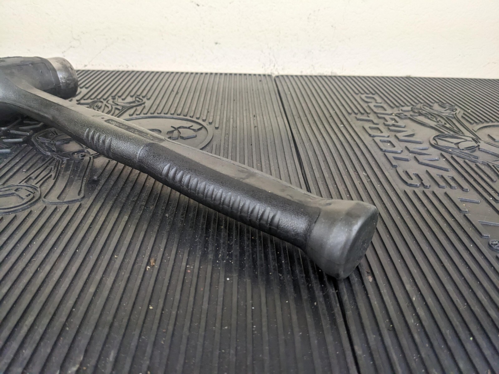 #be969 Snap On Tools – HBBD40DT – 40oz Dead Blow Ball Peen Dark Titanium Hammer