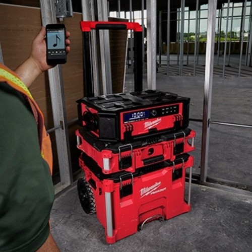 Milwaukee 2950-20 M18 Lithium-Ion Cordless Packout Radio, includes Charger