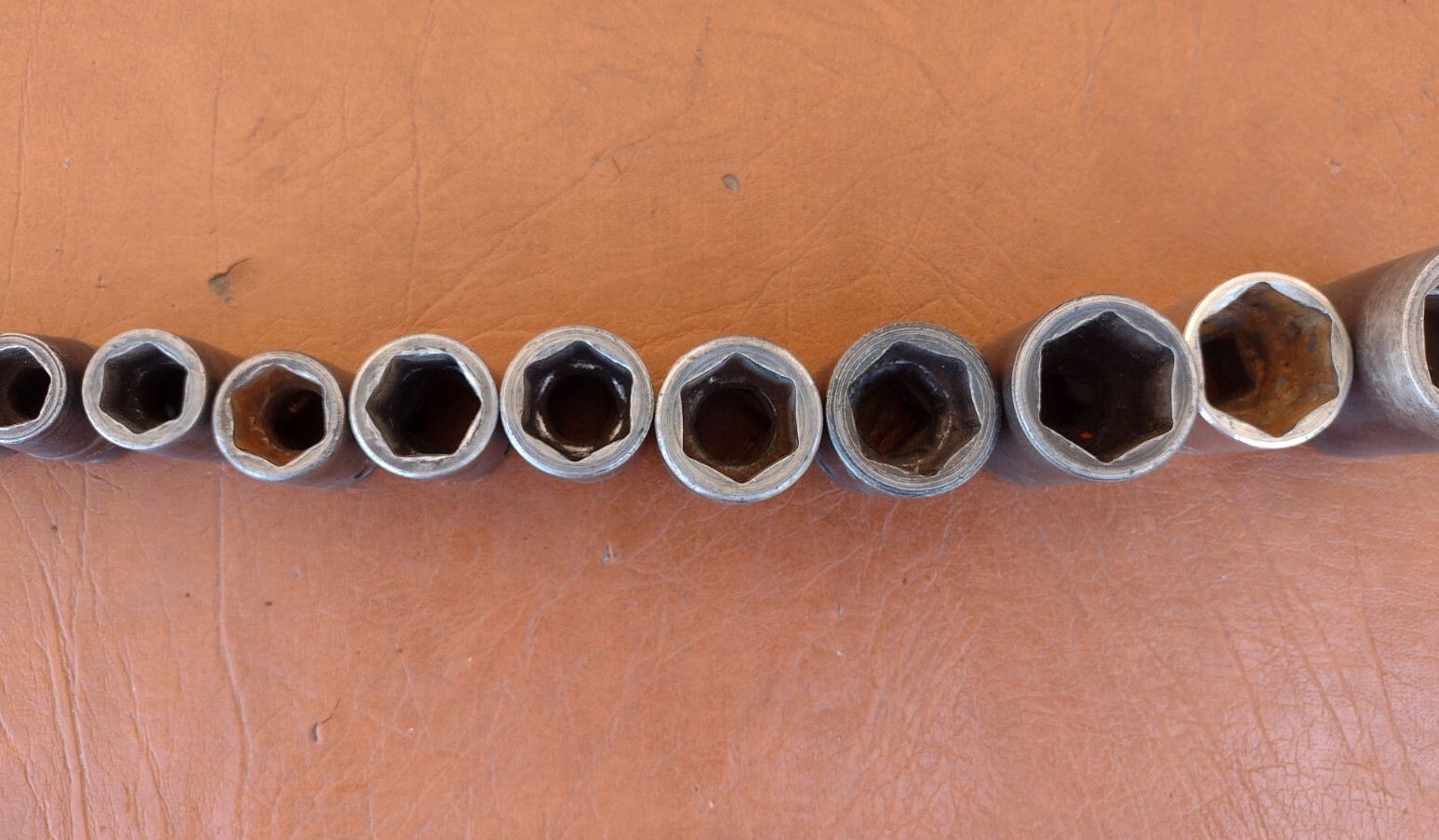 Vintage Snap On 12 Pc. 1/2” Dr. SAE 6 Pt. Impact Socket Set 3/8” to 1-1/16″ USA