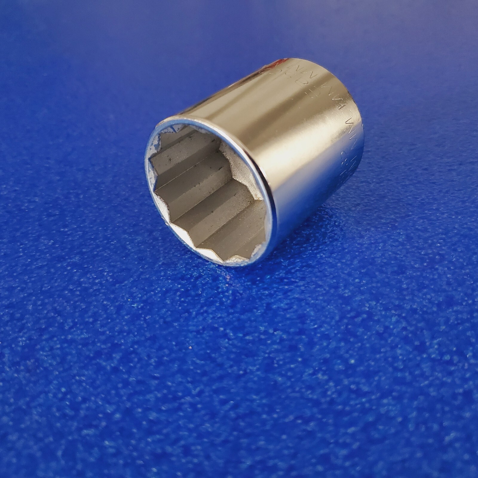Easco USA 32mm 1/2 Drive Socket 12 Point 538132 Fits Most Motorcycle Axle Nuts