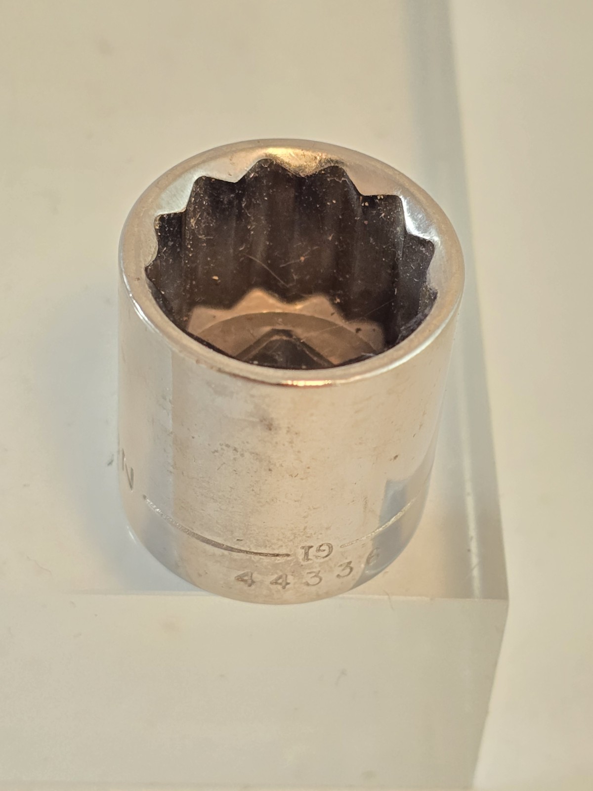 Craftsman USA 11/16” 12 Point 3/8″ Drive Shallow Socket 44336 Inverted G1