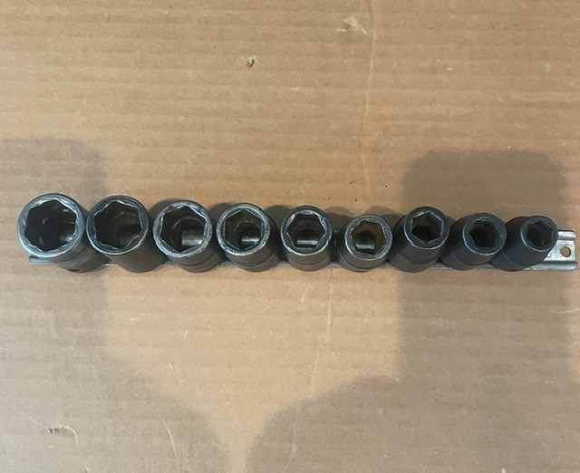 Snap-On 310IMMYA 10 pc 1/2″ Drive 6Pt Metric Shallow Impact Socket set 10mm-19mm