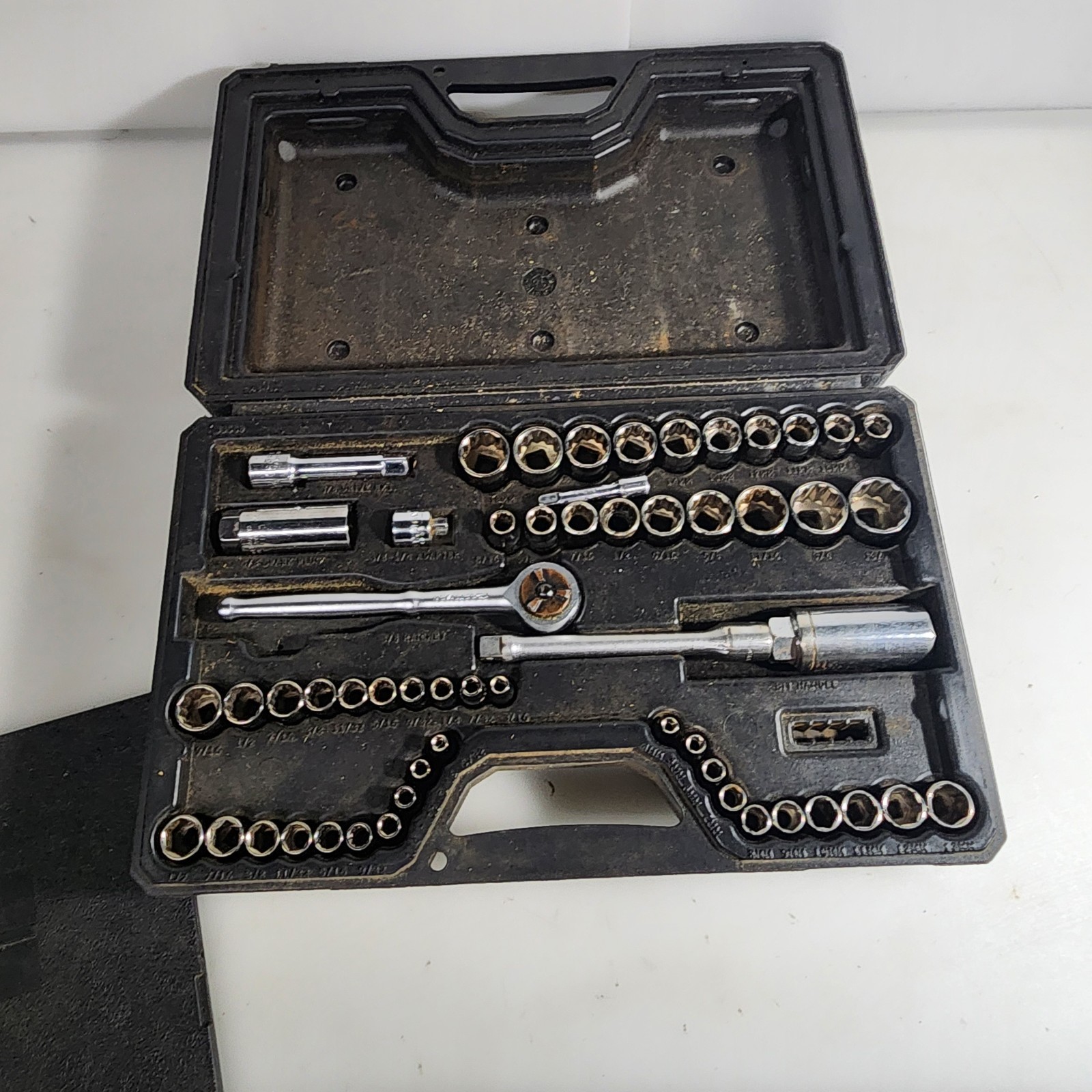 CRAFTSMAN USA 3/8″ Drive 58 Piece Socket Set Great Shape
