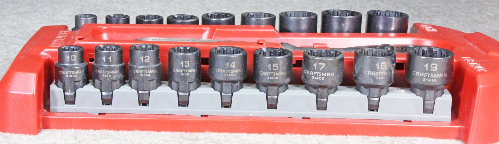 Craftsman 31088 19 Piece SAE / METRIC Universal Max Axess™ Pass Thru Socket Set