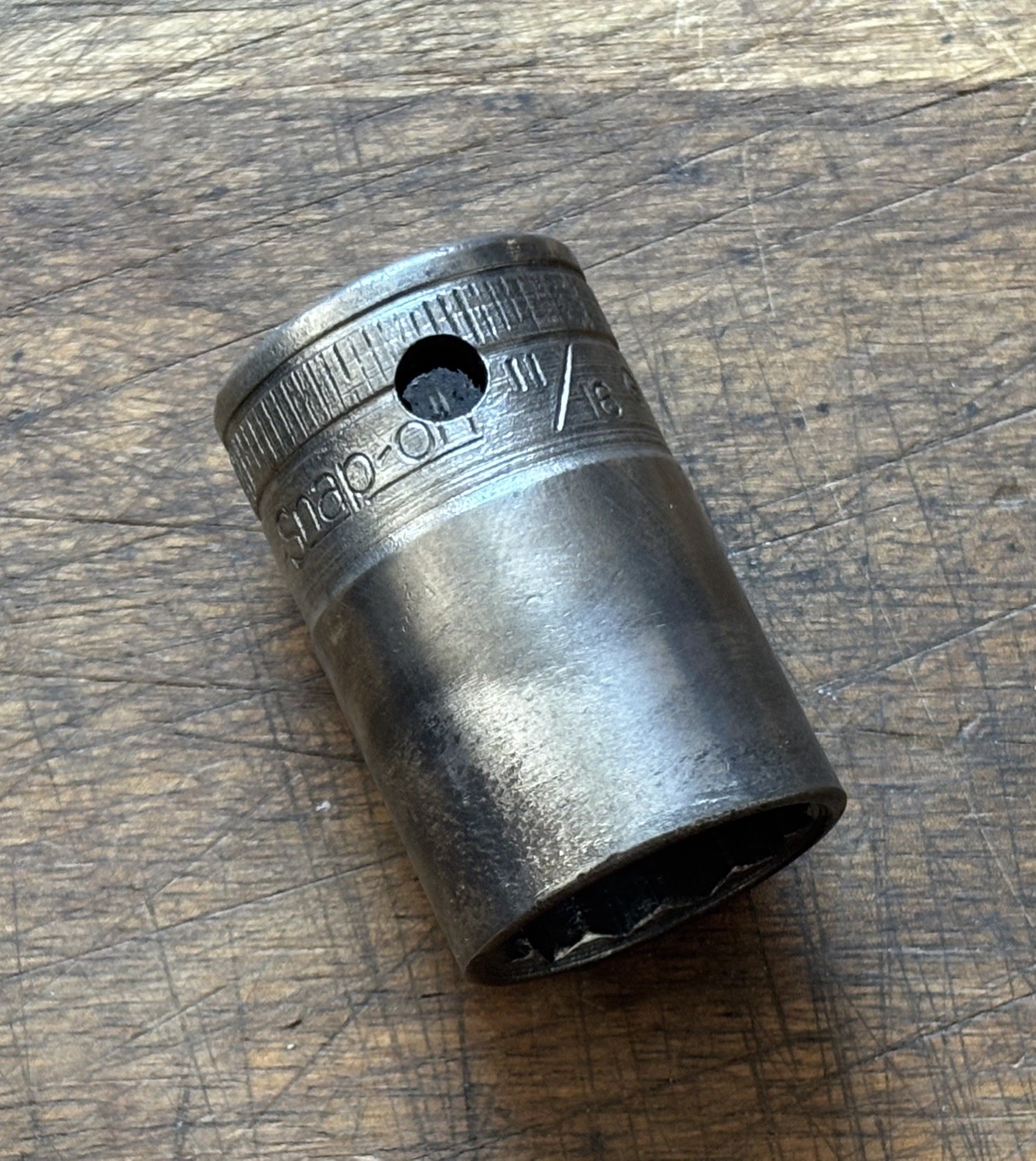 Snap-On SW-220 – 1/2″ Drive 11/16″ AF – 12 Point Standard Socket