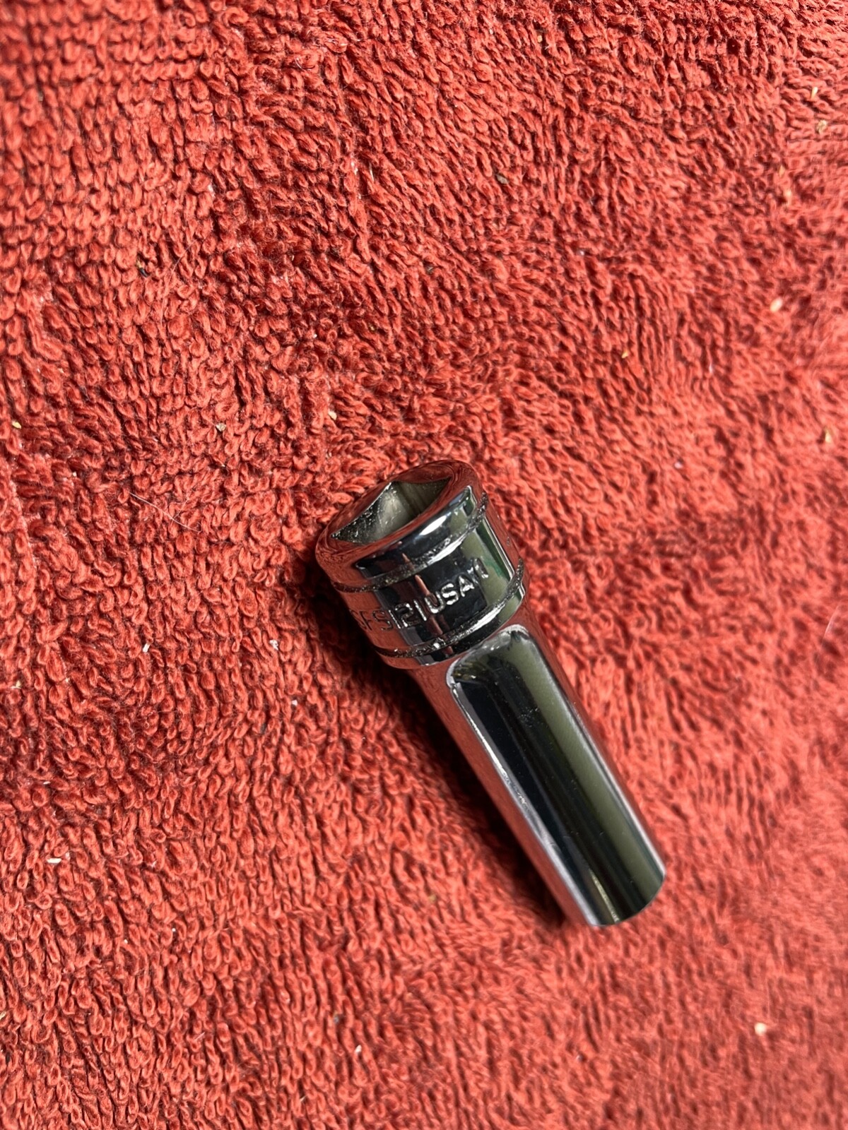 Snap-on -Chrome – 3/8 Drive 3/8 SAE 6 Point Deep chrome Socket SFS121 – NEW !