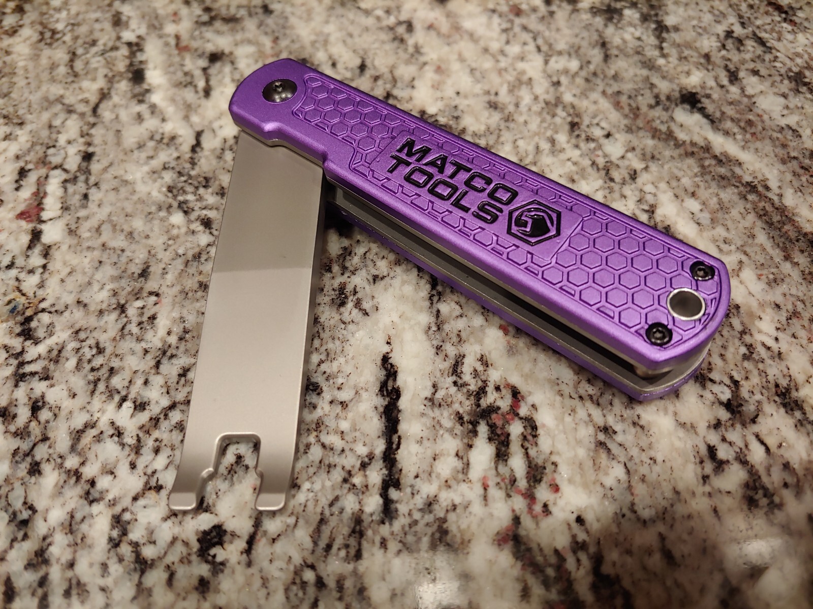 Matco Tools EVERYDAY CARRY FOLDING CLIP LIFTER W/ ALUMINUM HANDLE- PURPLE