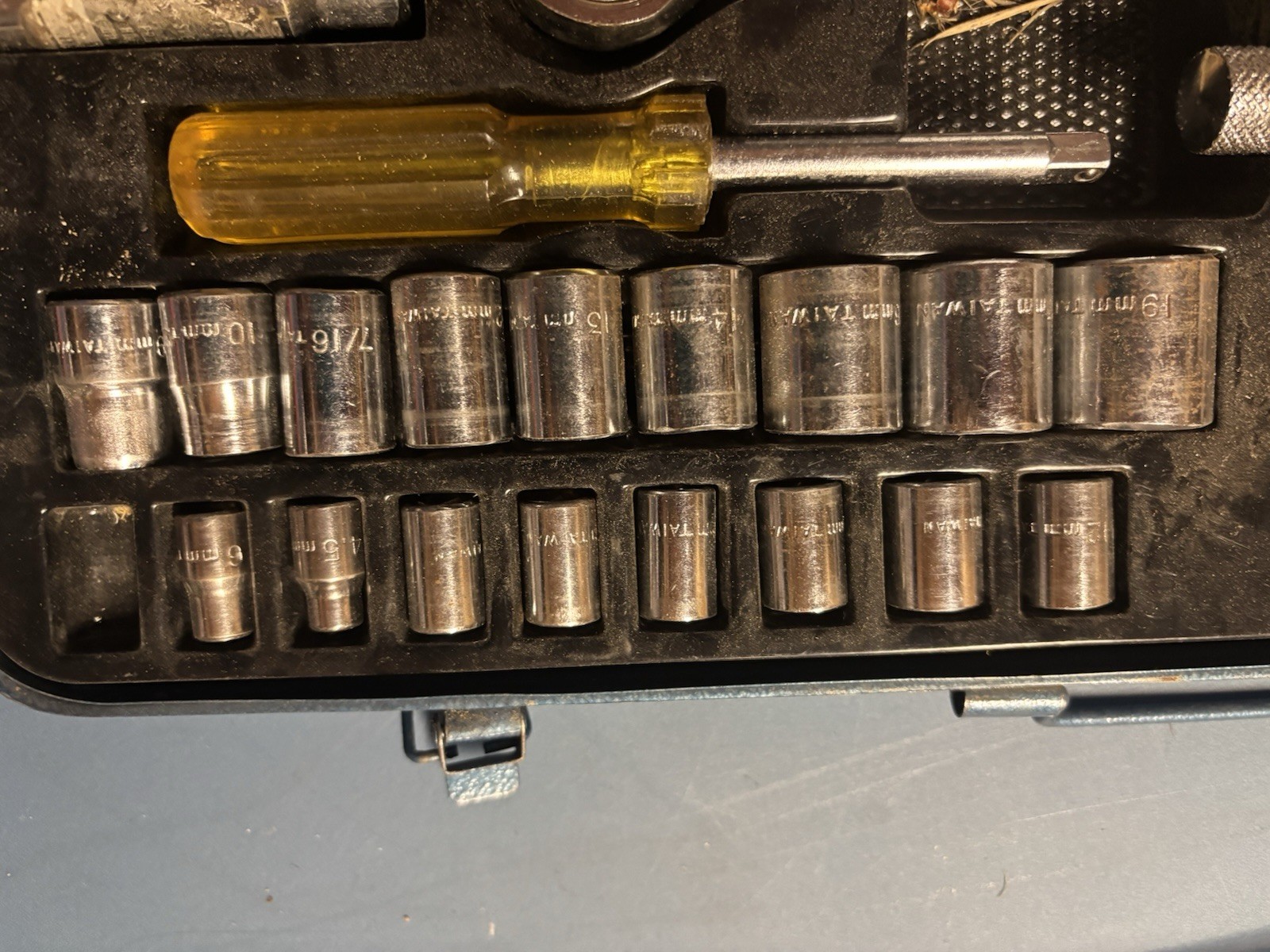 Royal Tools 52 Pc Comb. Ratchet/Socket Set 1/2”-3/8”-1/4” Drives W/2 ratchets
