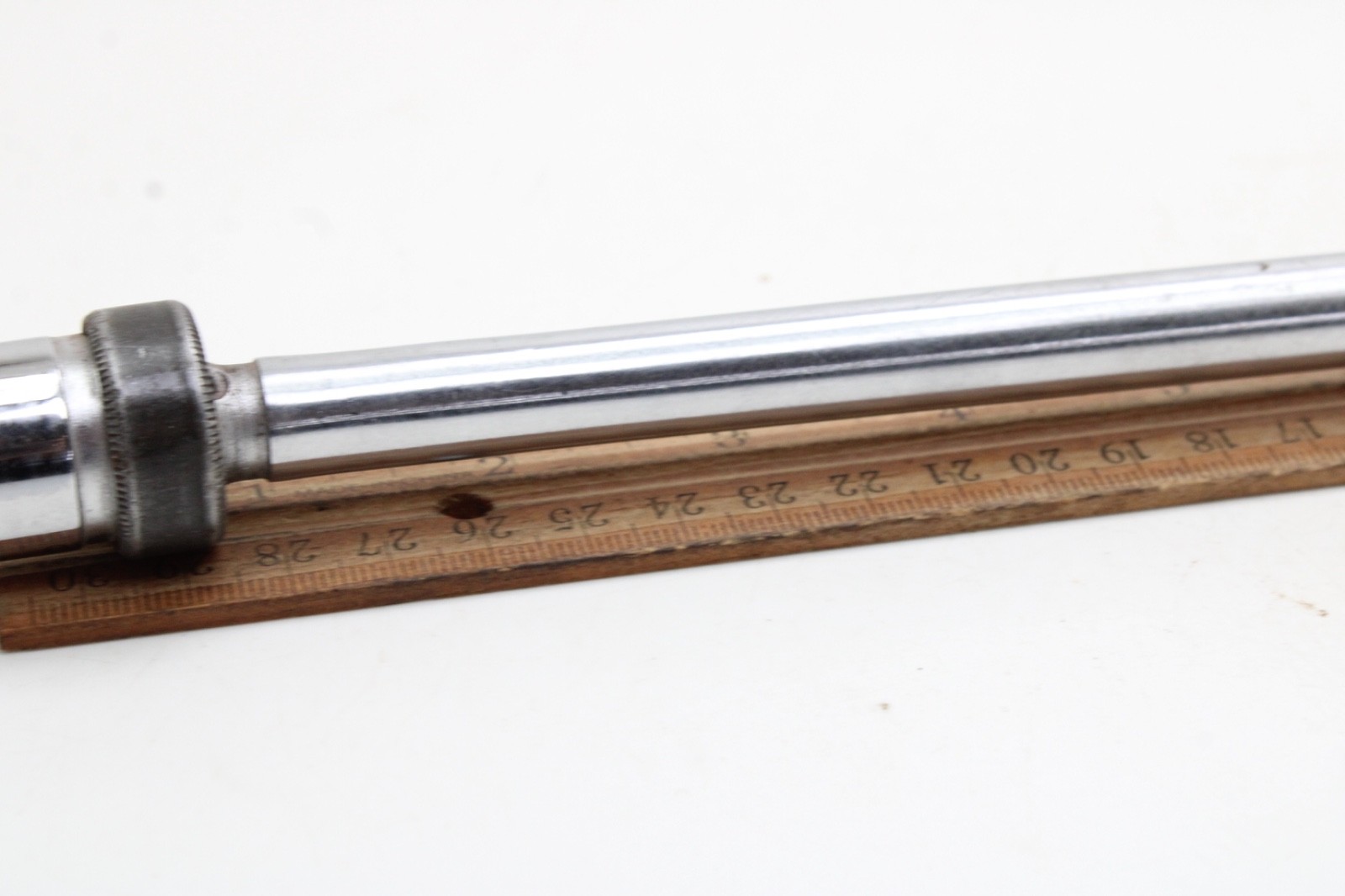 Snap On FSX1220 5/8″ 3/8″ Drive 6 point 14″ Long Park Plug Swivel Extension USA
