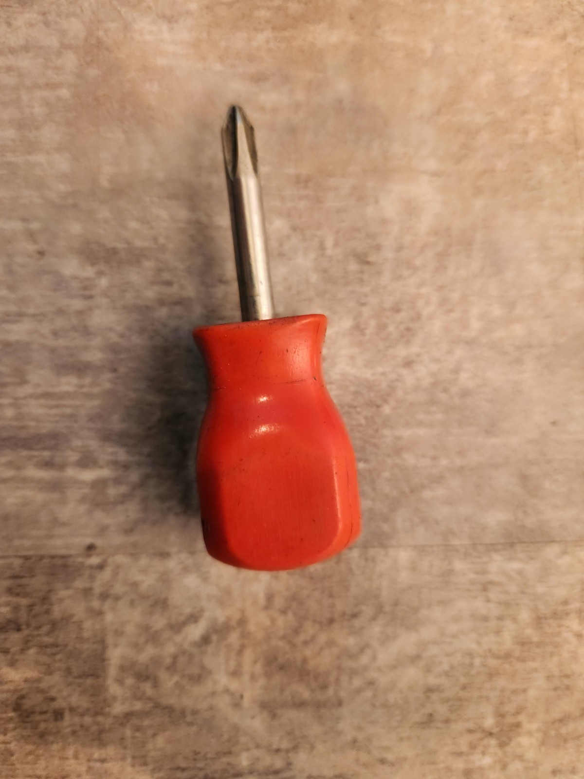 Mac Tools P212XA #2 Stubby Phillips Head Screwdriver Red Handle