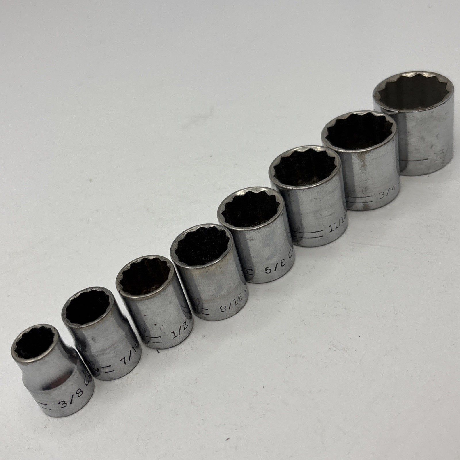 Craftsman USA 3/8 Drive SAE Socket Set 3/8-13/16 8pc 12PT V Vintage