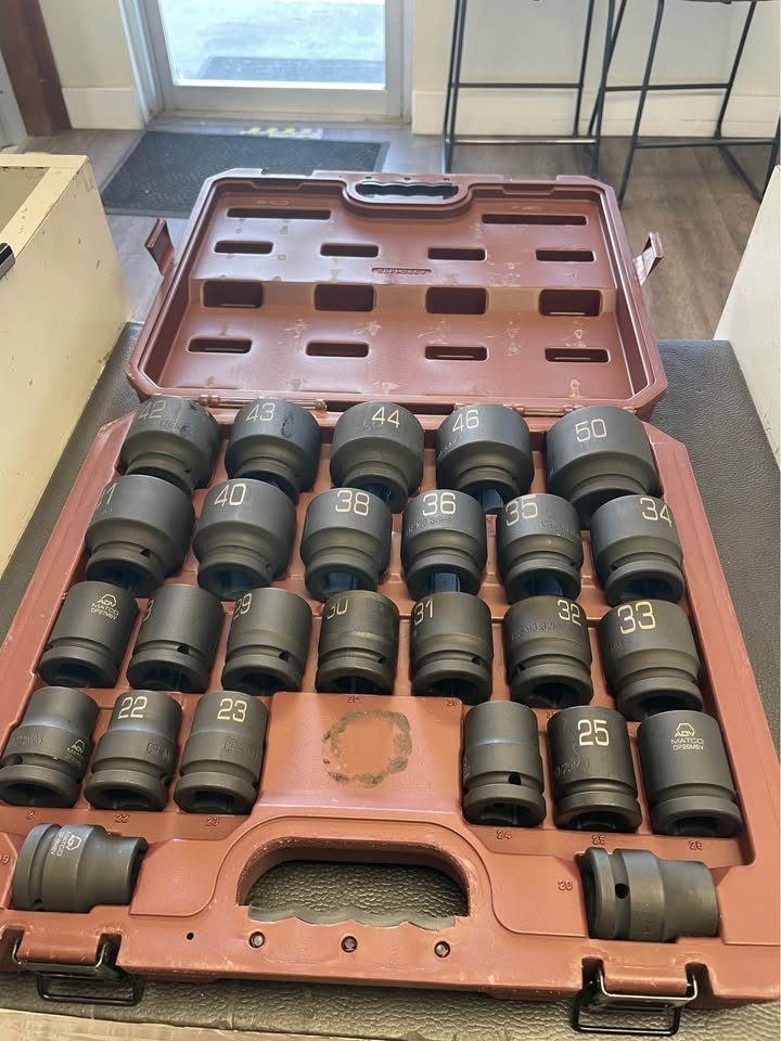 MATCO TOOLS 26 PIECE 3/4″ DRIVE METRIC 6 POINT ADV IMPACT SOCKET SET