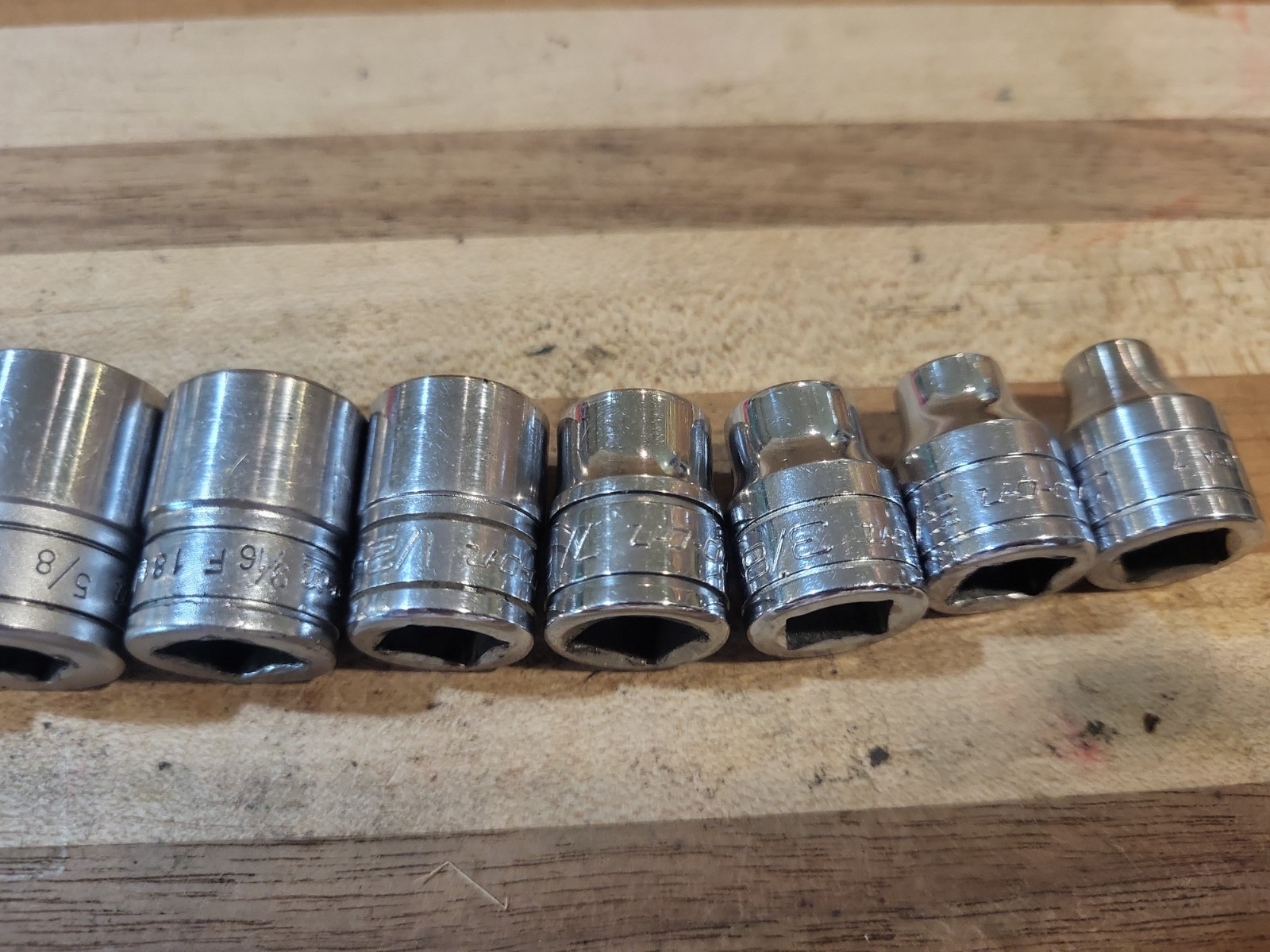 Snap On 211FY 11 Pc. 3/8″ Dr 12 Pt. SAE Shallow Socket Set 1/4″-7/8″ F081-F281