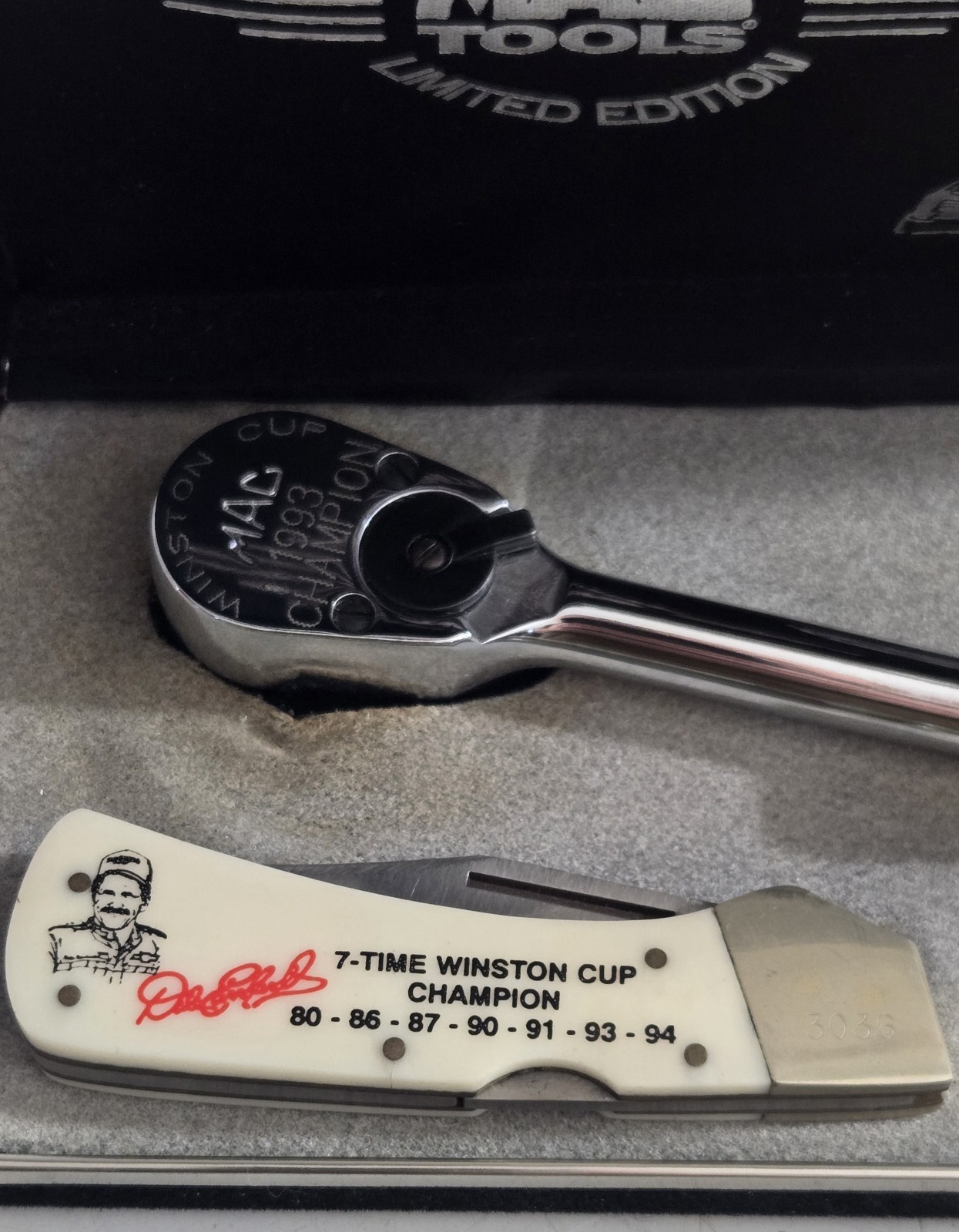 MAC Tools Dale Earnhardt 1993 Champion Limited Edition Ratchet 3/8″ & Knife