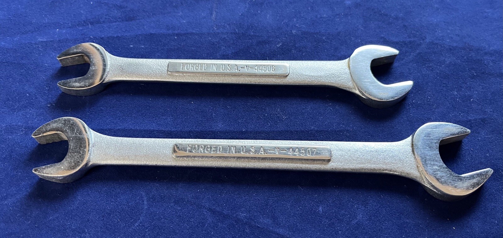 2 Craftsman Tools Open End Wrench 44507 13mm x 15mm 44506 12mm x 14mm V Series
