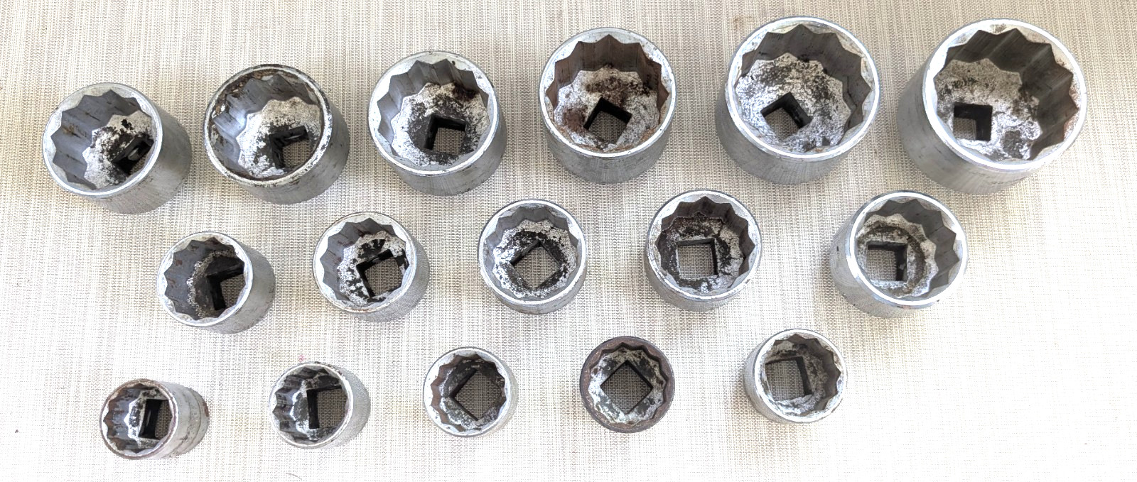 16 pc Heavy Duty Socket Set 1″ Drive 12 pt SAE 1 1/2″ – 3 1/8″