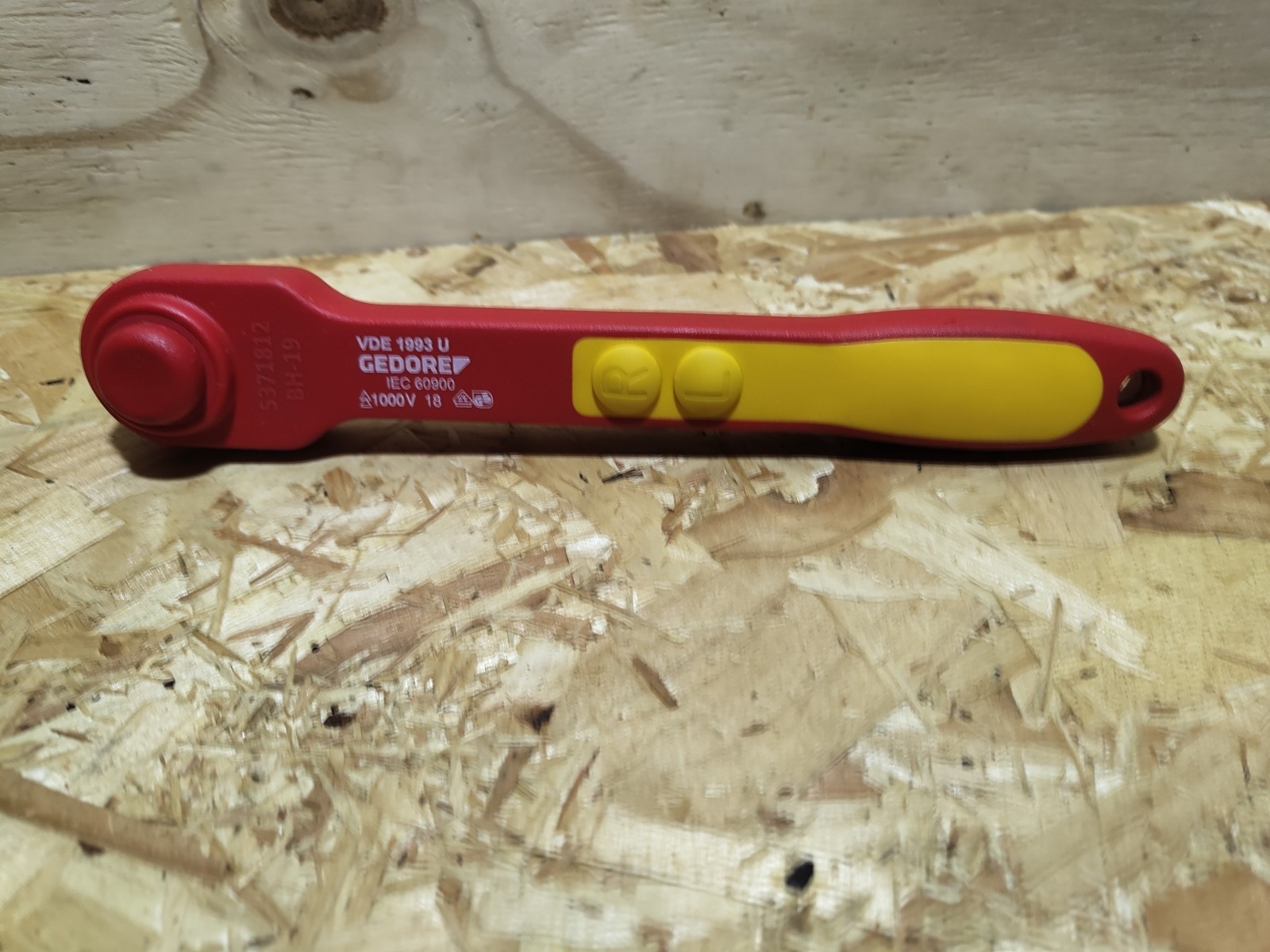 Gedore VDE 1993 U Fully Insulated 1000V Reversible Ratchet 1/2″ Drive