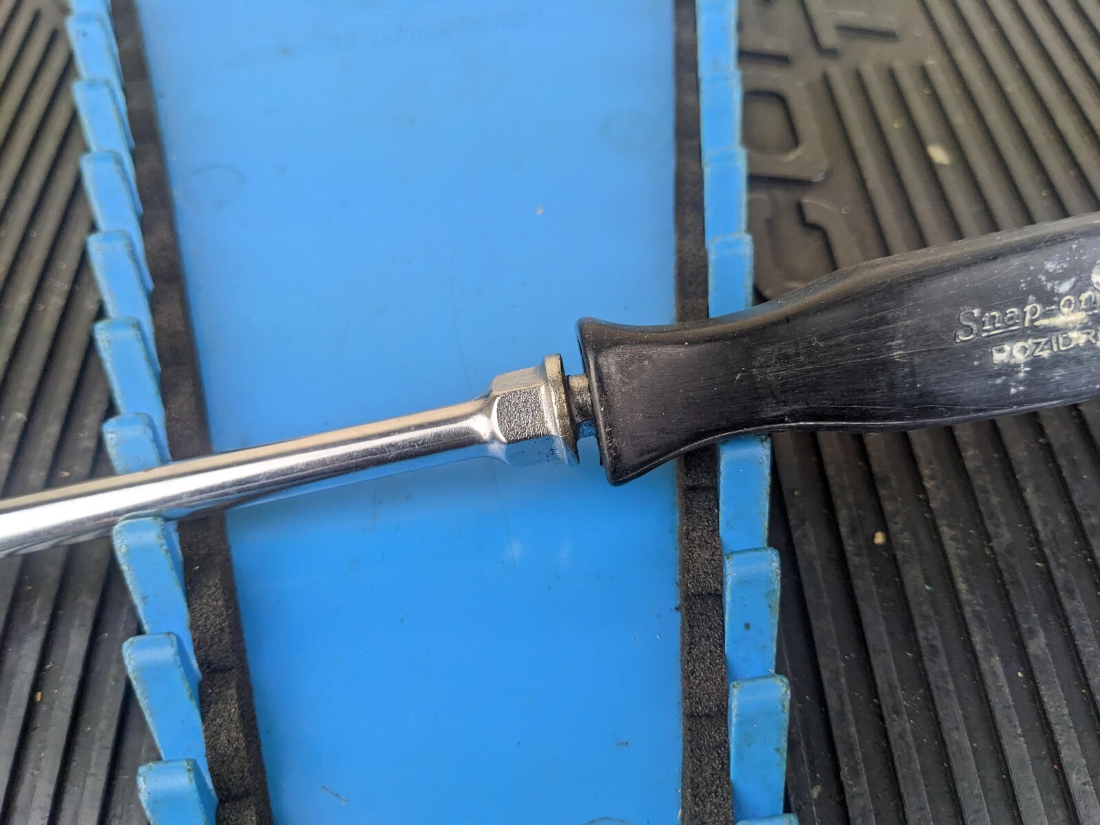 #au899 Snap-on SSDP630 Screwdriver No 3 Phillips 6″ Shaft Black Hard