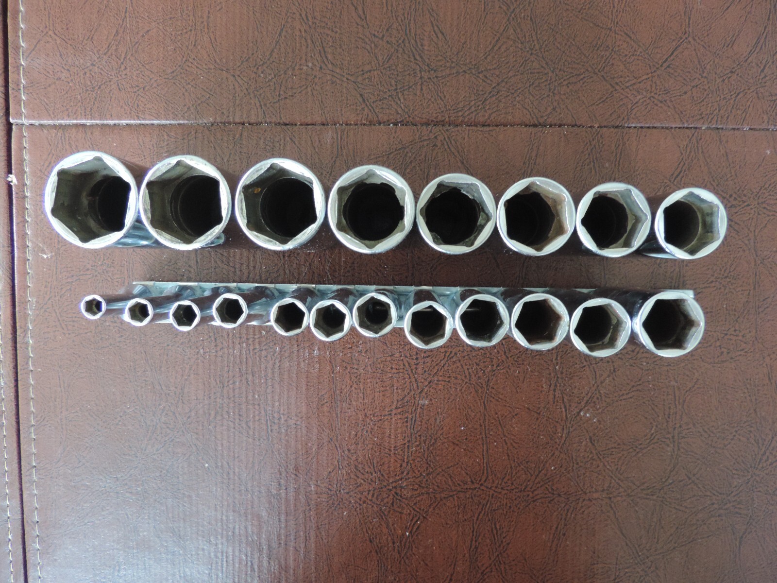 Snap-On 40pc. Metric 3/8 Drive Socket set. 21pc. Deep & 19pc. Shallow
