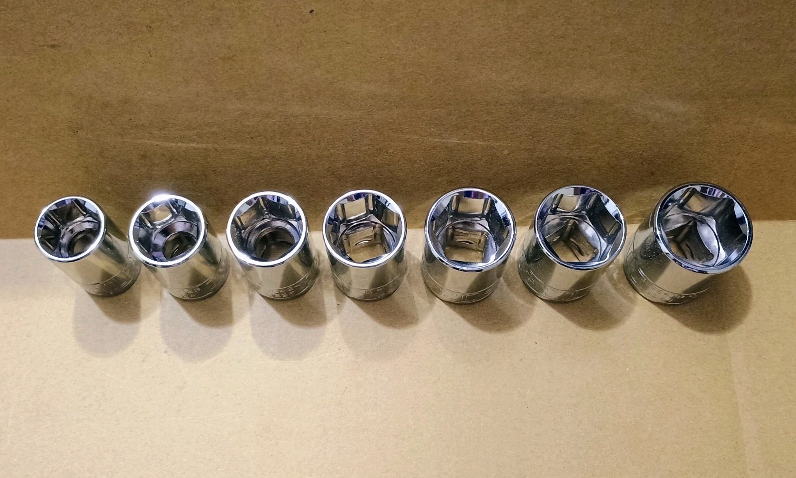 KOBALT 14 Piece METRIC and SAE Chrome 6 Point Socket Set for 1/2″ Inch Drive