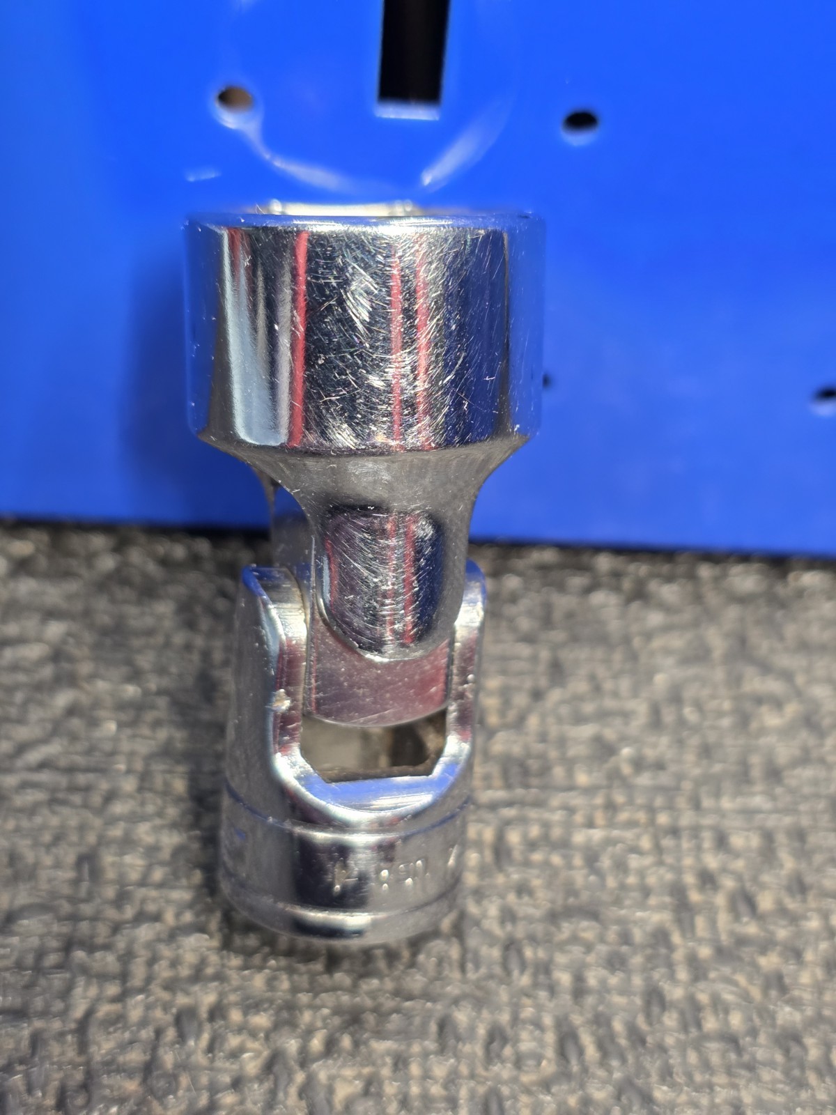 Snap-on Tools FS24 3/4″ 6-Point 3/8″ Drive Swivel Universal Shallow Socket