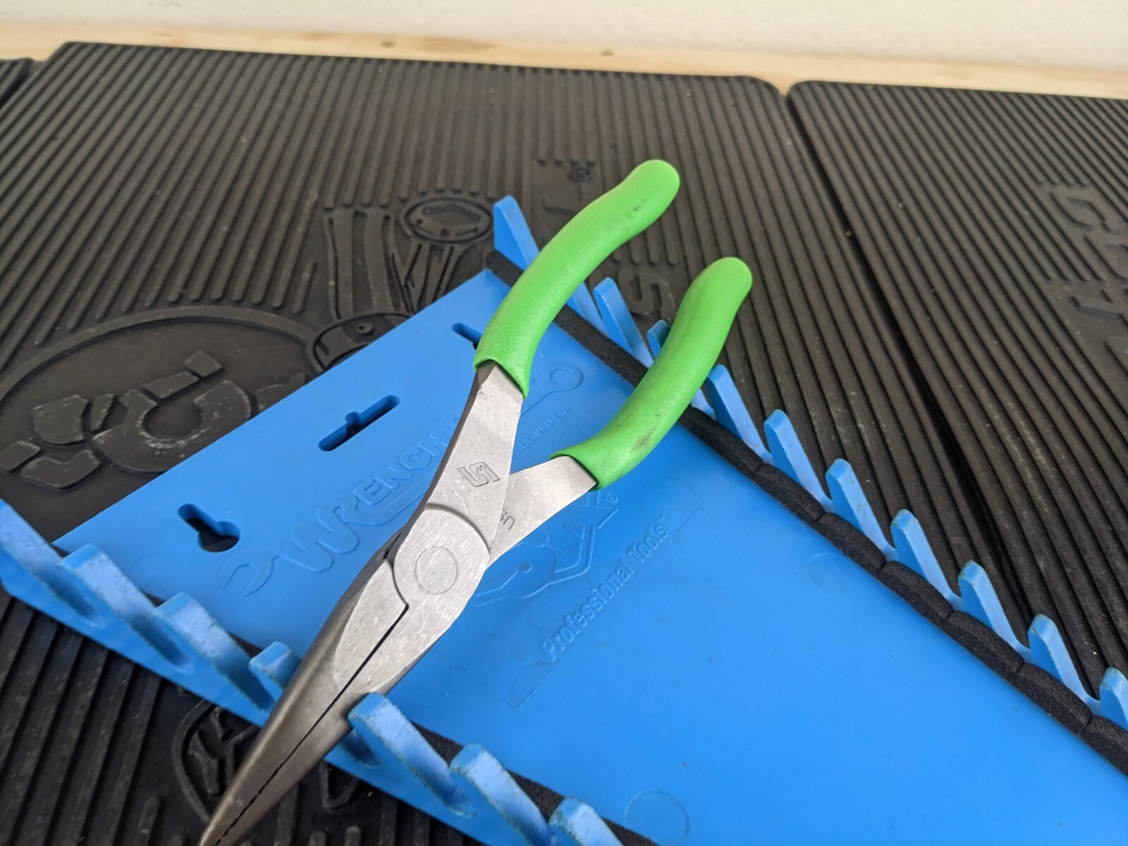 #aw196 Snap On 96ACF – 8″ Talon Grip™ GREEN NEEDLE Nose Pliers